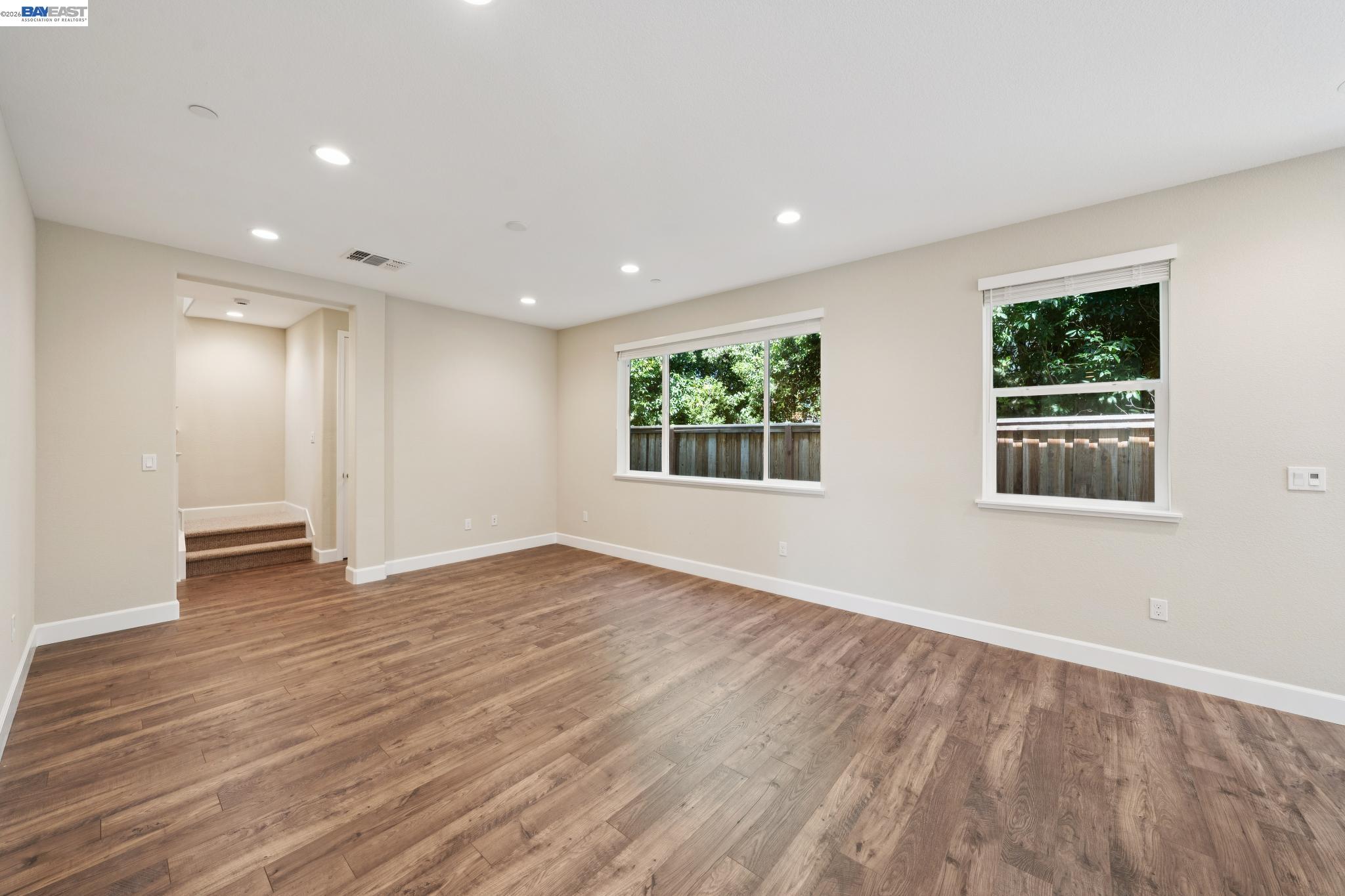 Detail Gallery Image 12 of 50 For 122 Creek View Cir, Fairfield,  CA 94533 - 5 Beds | 3 Baths