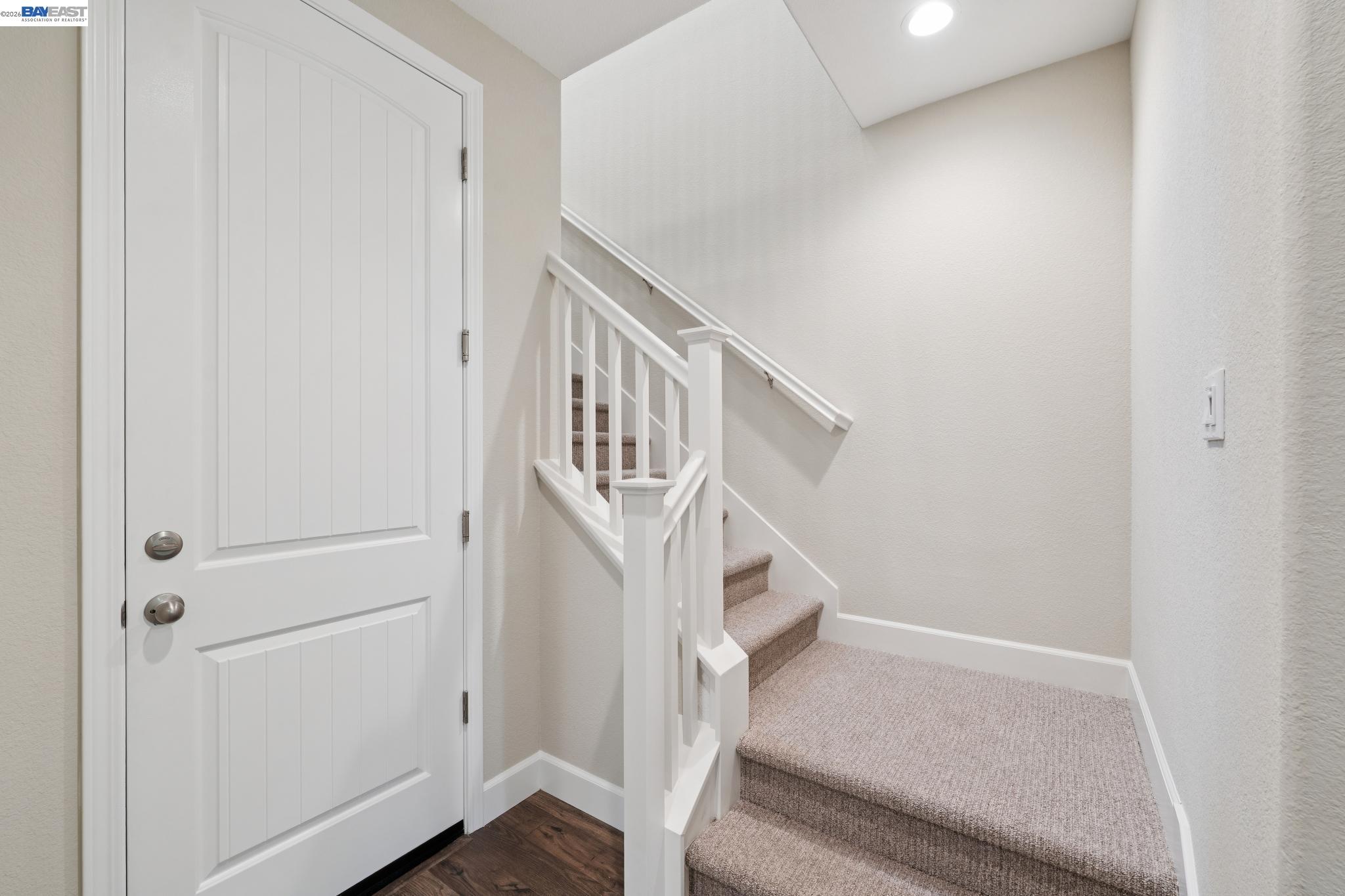 Detail Gallery Image 17 of 50 For 122 Creek View Cir, Fairfield,  CA 94533 - 5 Beds | 3 Baths