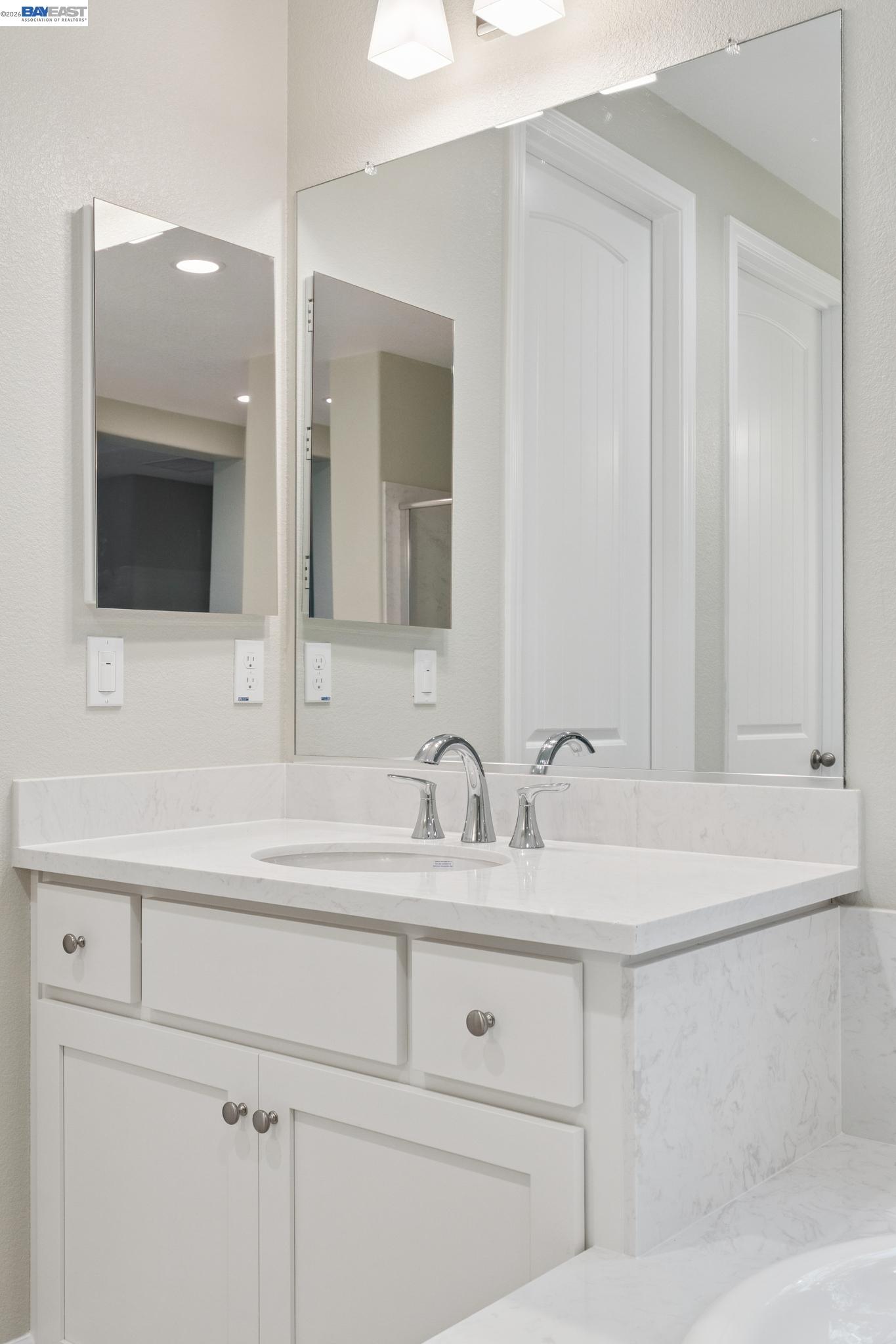 Detail Gallery Image 31 of 50 For 122 Creek View Cir, Fairfield,  CA 94533 - 5 Beds | 3 Baths