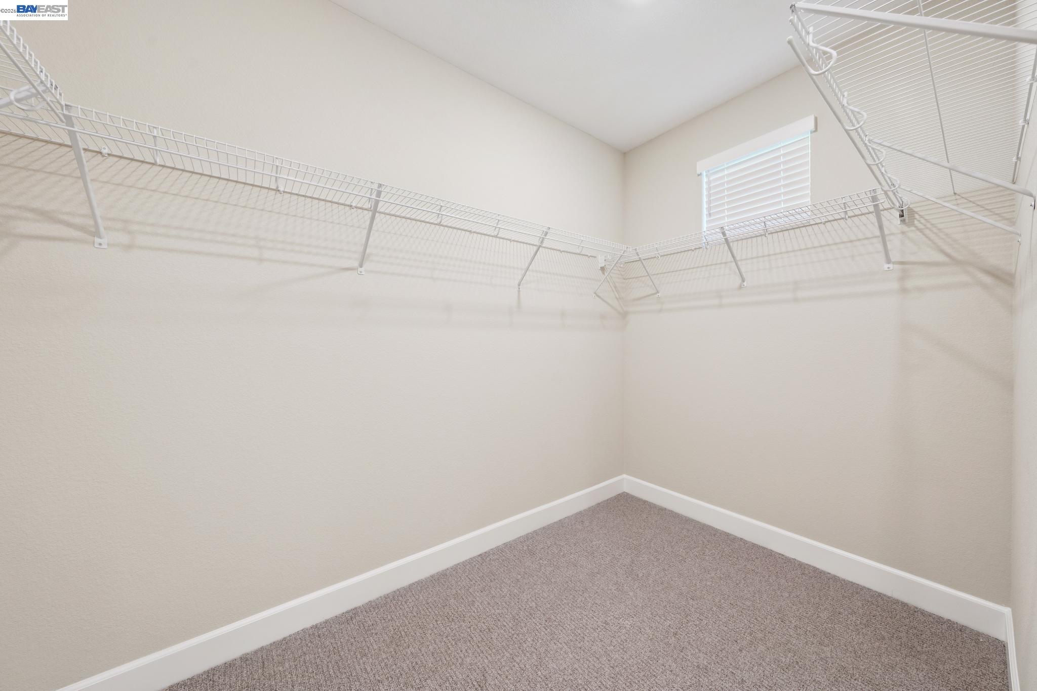 Detail Gallery Image 32 of 50 For 122 Creek View Cir, Fairfield,  CA 94533 - 5 Beds | 3 Baths