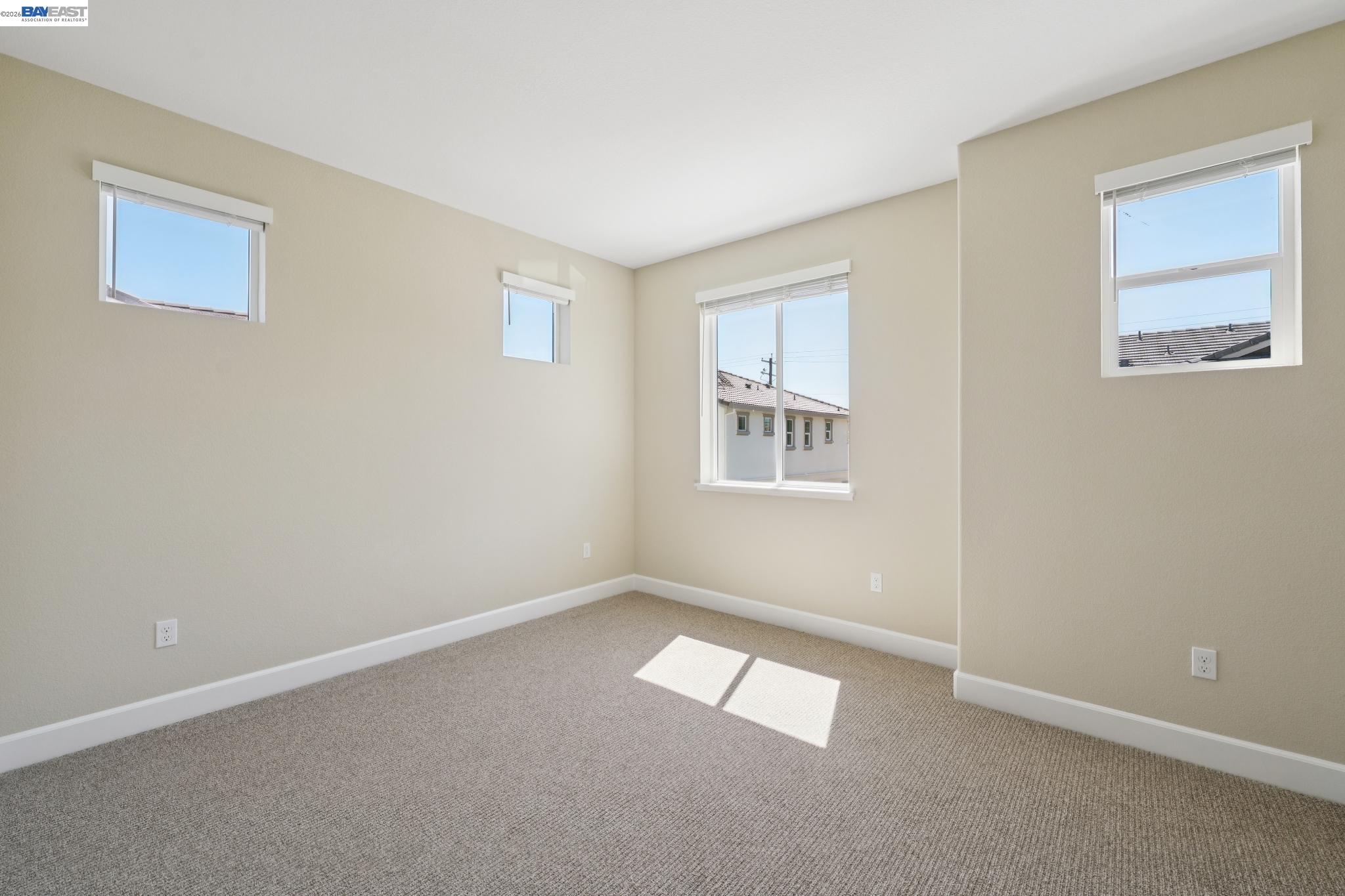 Detail Gallery Image 41 of 50 For 122 Creek View Cir, Fairfield,  CA 94533 - 5 Beds | 3 Baths