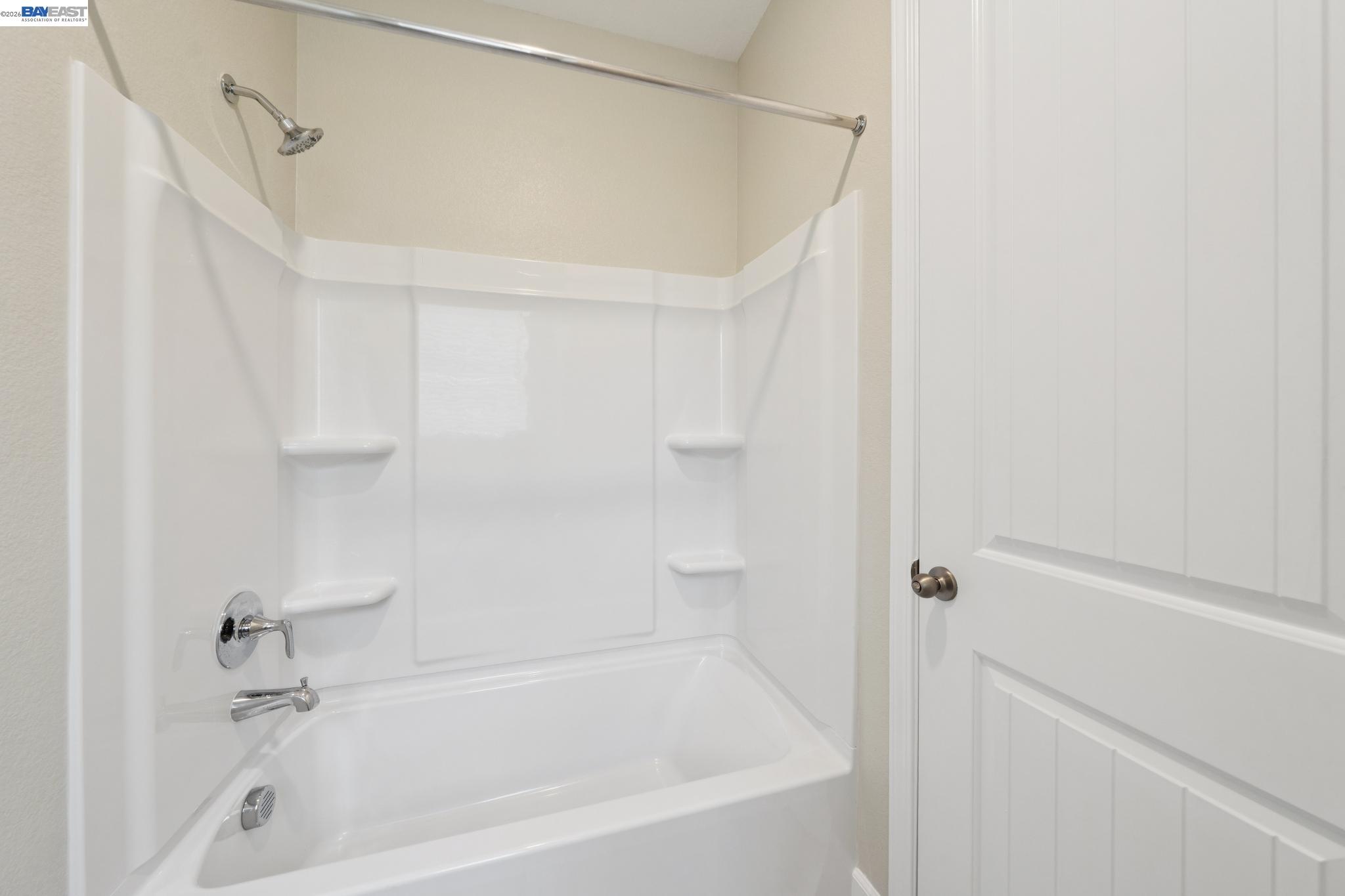 Detail Gallery Image 49 of 50 For 122 Creek View Cir, Fairfield,  CA 94533 - 5 Beds | 3 Baths