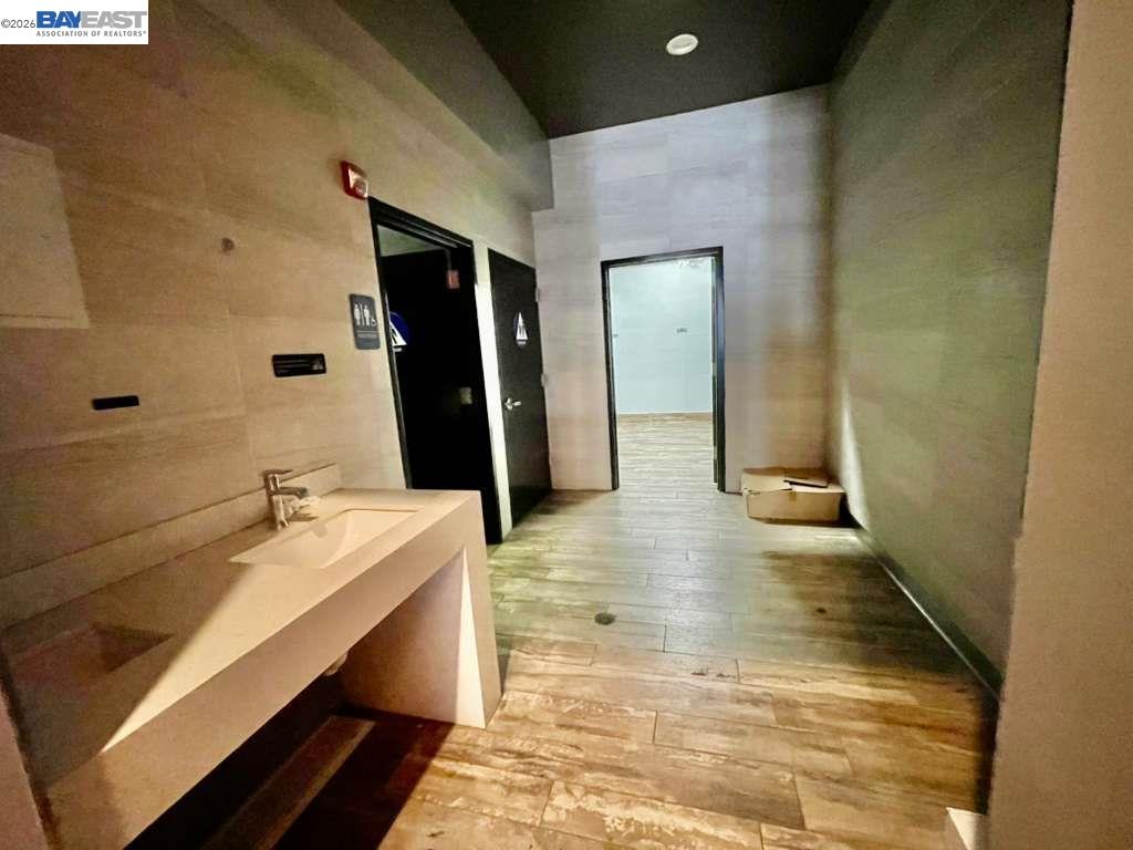 Detail Gallery Image 12 of 31 For , Oakland,  CA 94607 - – Beds | – Baths