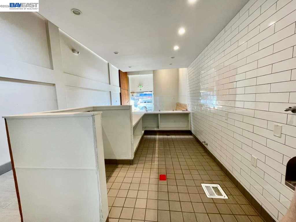 Detail Gallery Image 23 of 31 For , Oakland,  CA 94607 - – Beds | – Baths