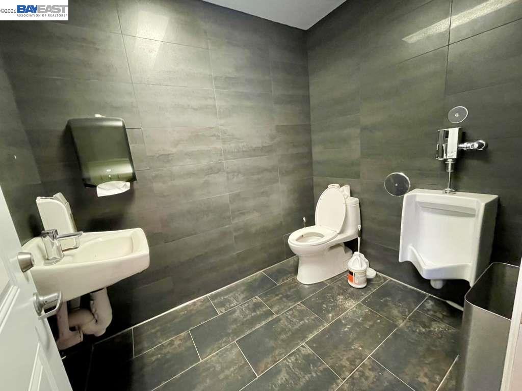 Detail Gallery Image 27 of 31 For , Oakland,  CA 94607 - – Beds | – Baths