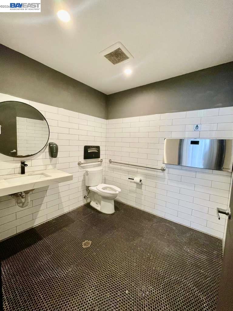 Detail Gallery Image 31 of 31 For , Oakland,  CA 94607 - – Beds | – Baths