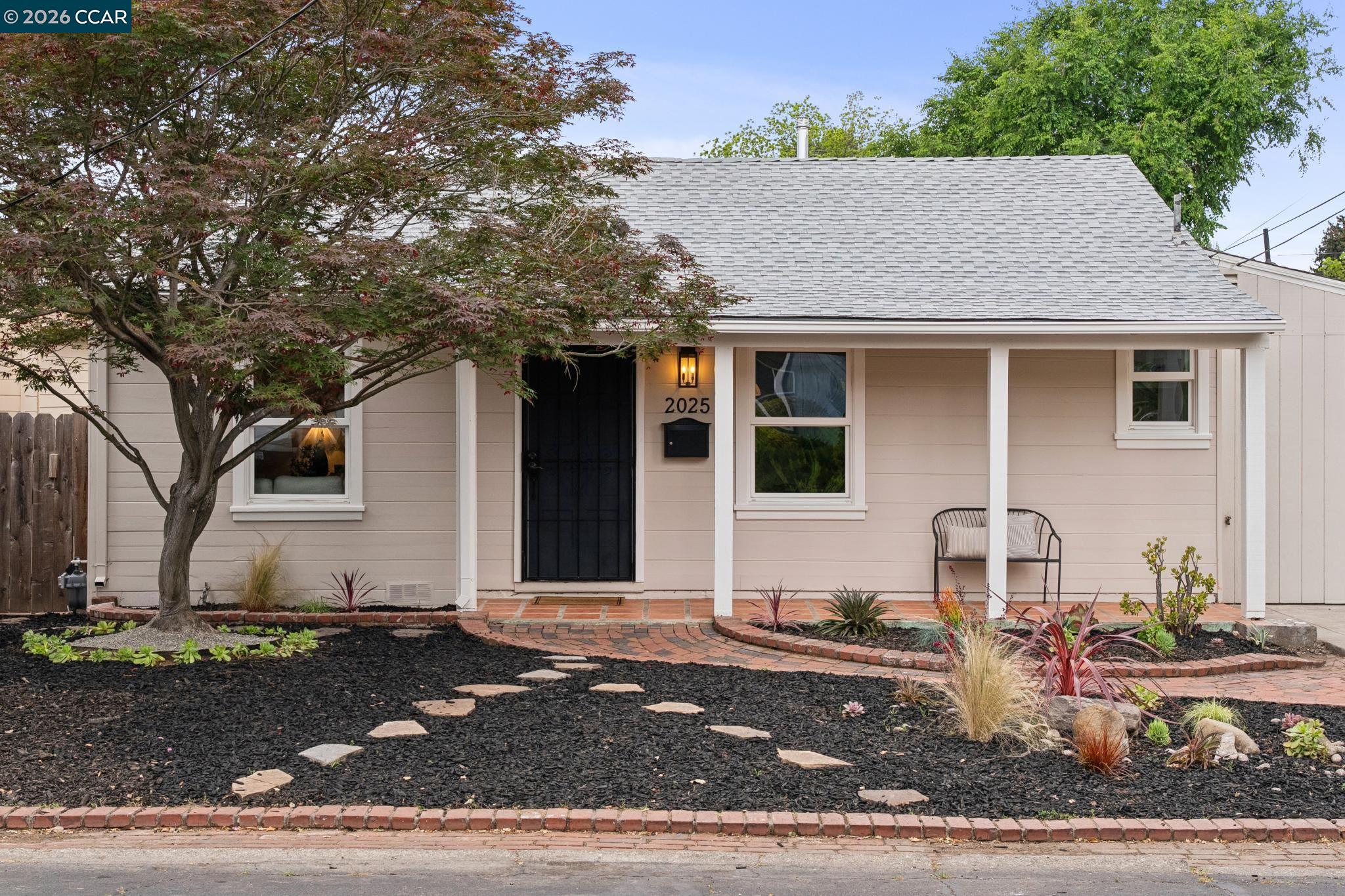 Front Image Thumbnail for CC41129601