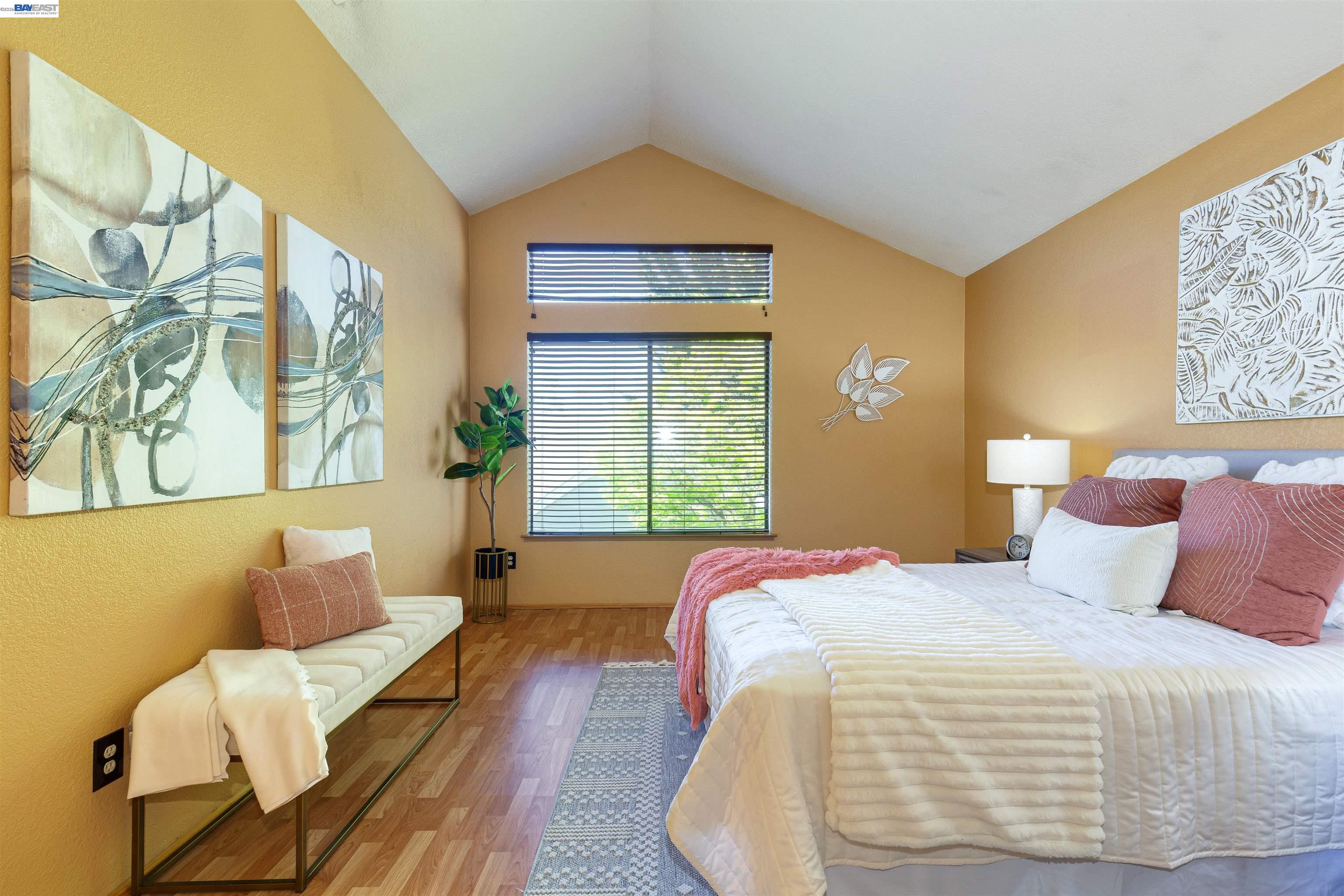 Detail Gallery Image 14 of 22 For 35 Leonard Ct, Alameda,  CA 94502 - 2 Beds | 2/1 Baths