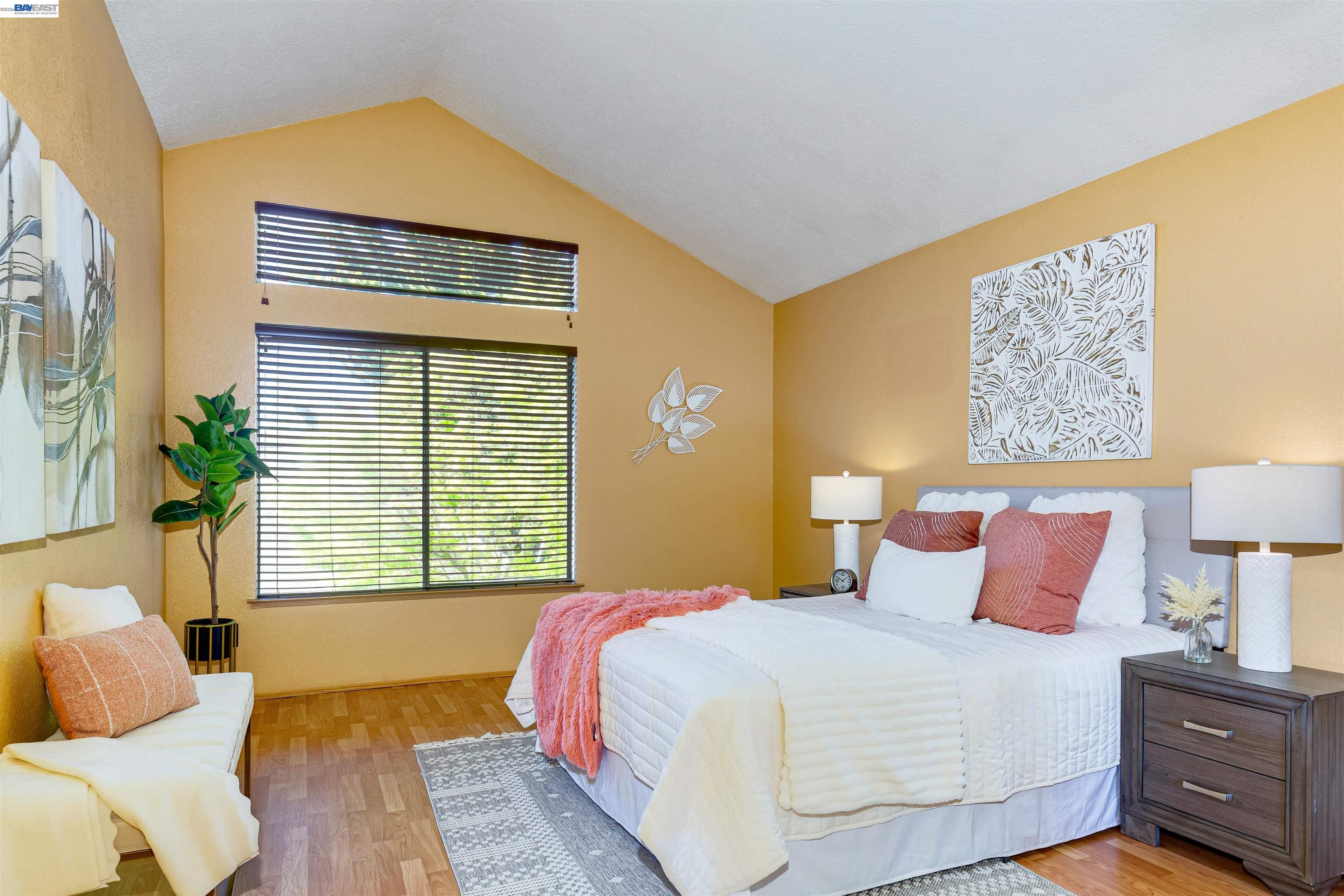 Detail Gallery Image 15 of 22 For 35 Leonard Ct, Alameda,  CA 94502 - 2 Beds | 2/1 Baths