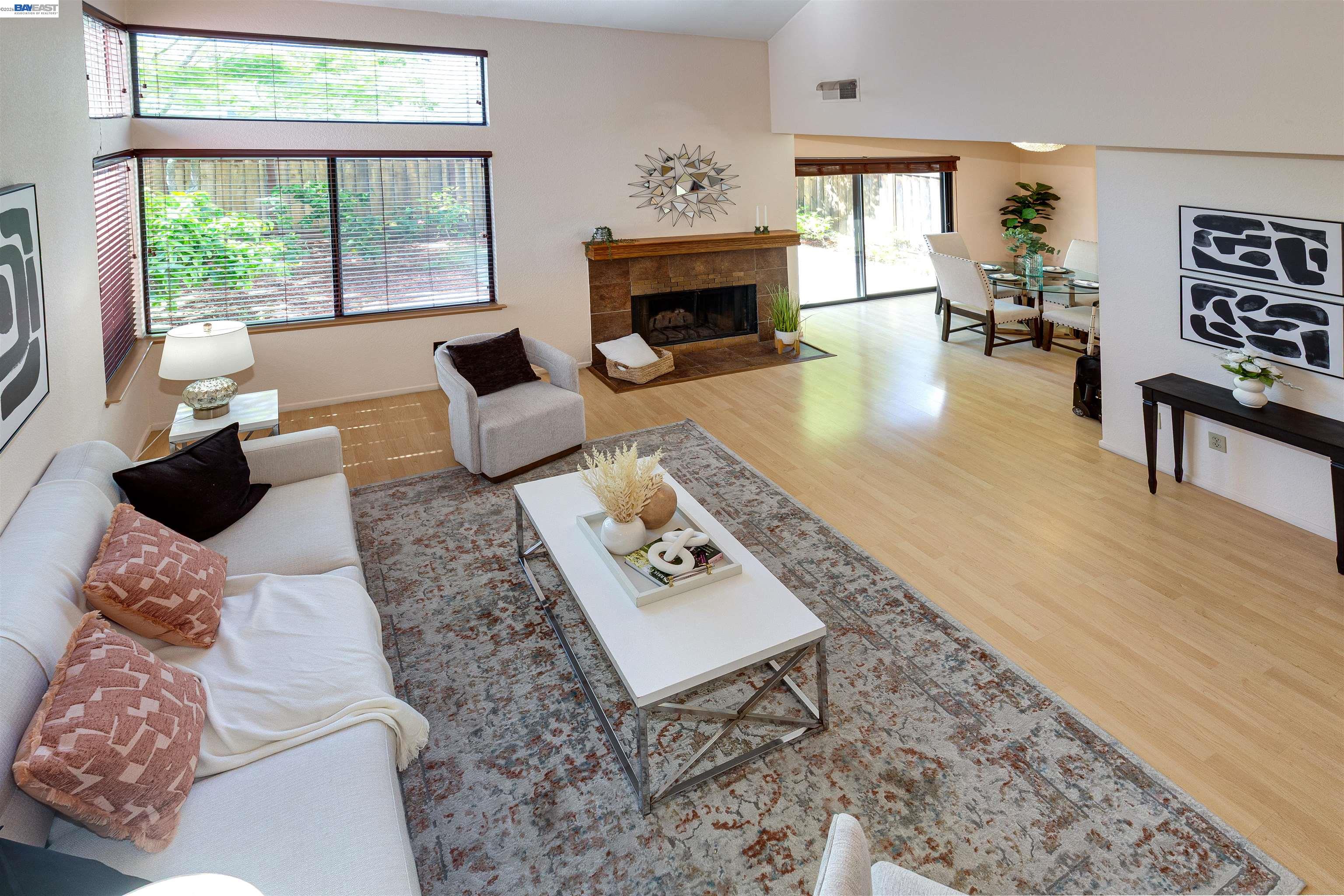 Detail Gallery Image 5 of 22 For 35 Leonard Ct, Alameda,  CA 94502 - 2 Beds | 2/1 Baths