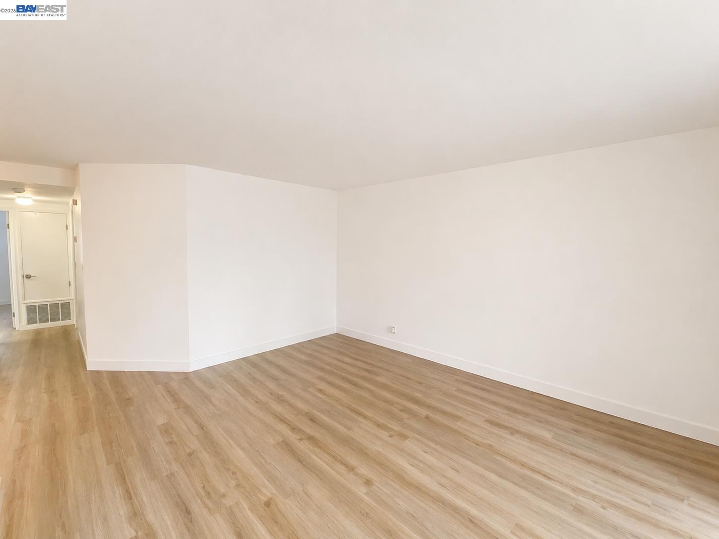 Photo #5: 41129605 Listing: Photo #5