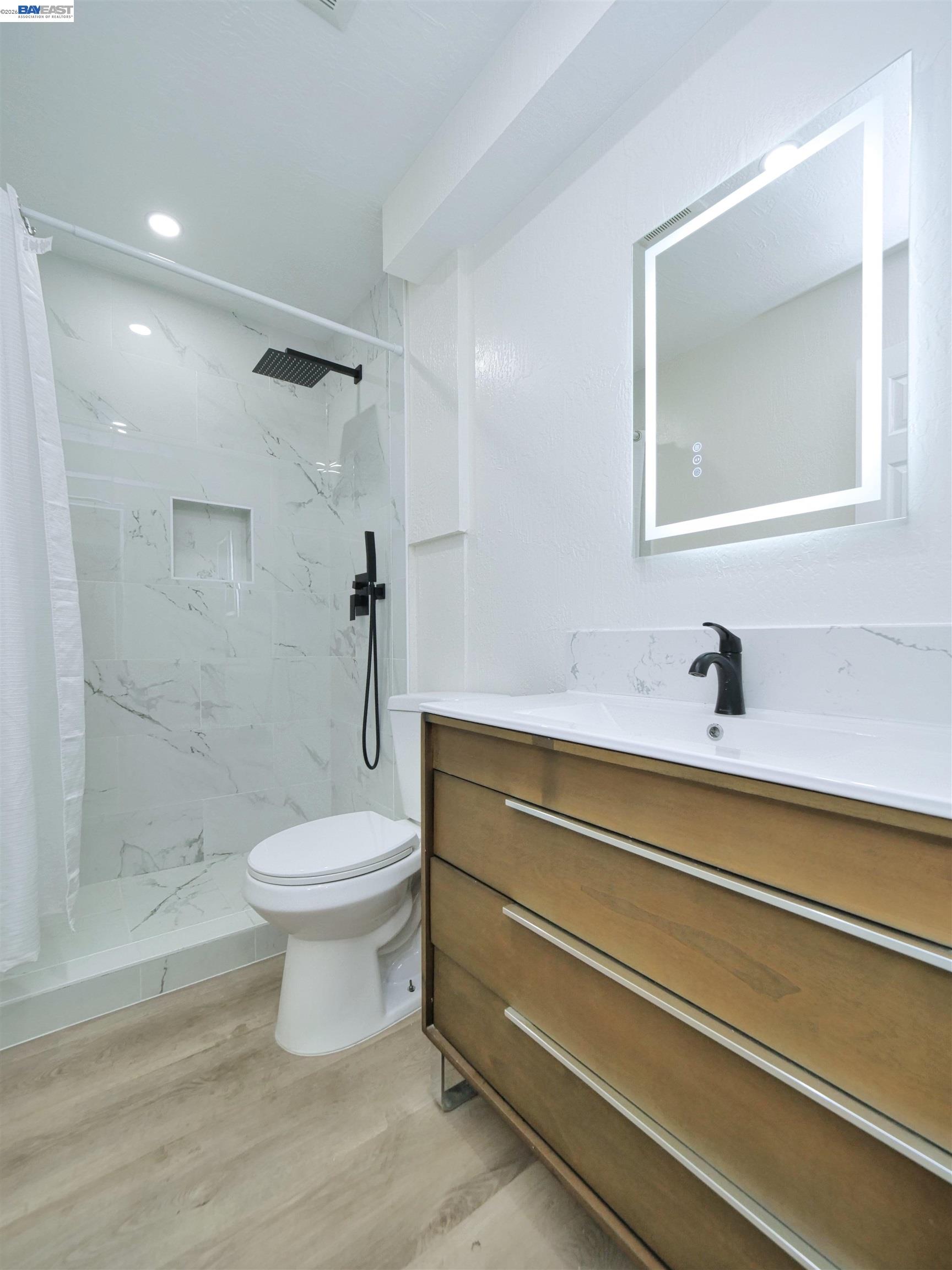 Detail Gallery Image 13 of 46 For 622 Alice St., Oakland,  CA 94607-4413 - – Beds | – Baths