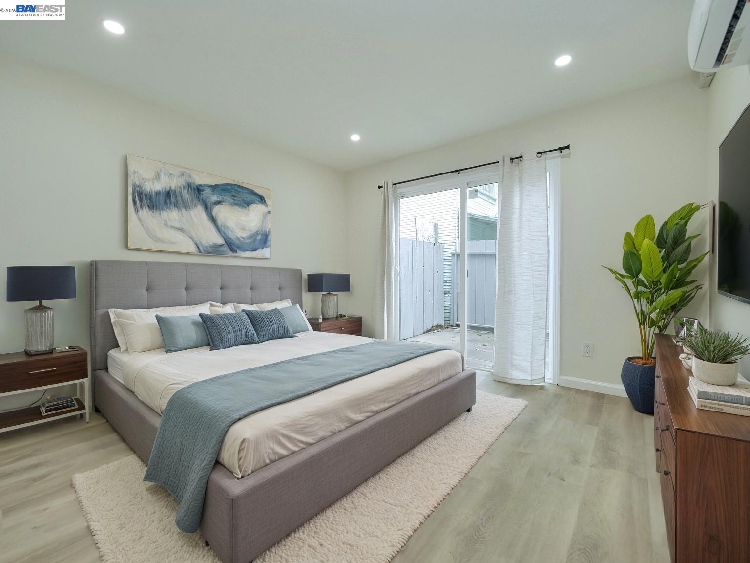 Detail Gallery Image 15 of 46 For 622 Alice St., Oakland,  CA 94607-4413 - – Beds | – Baths