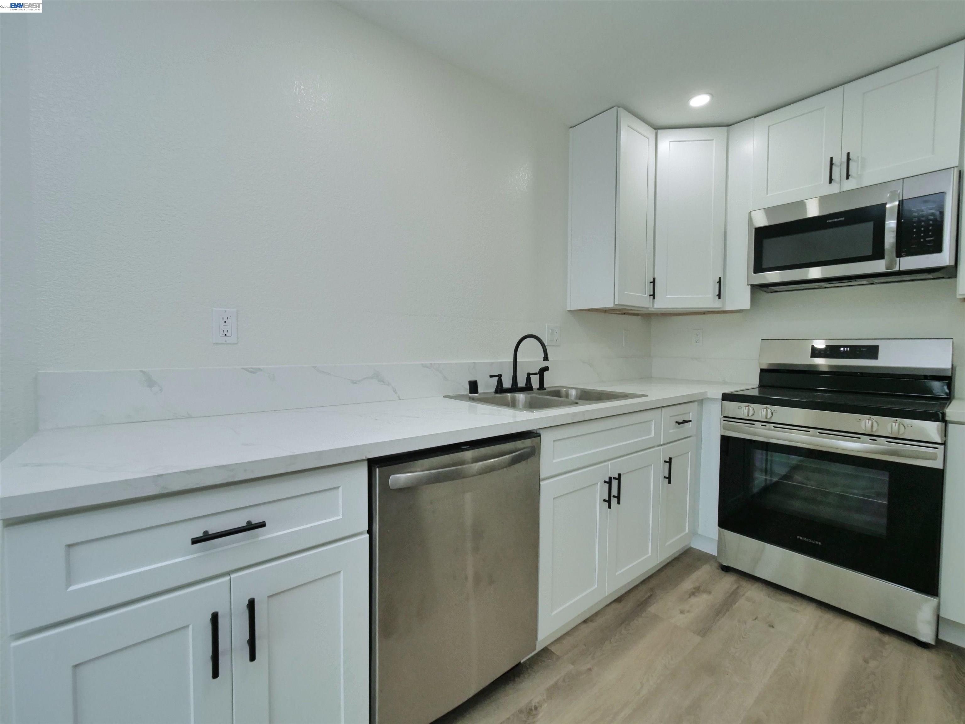 Detail Gallery Image 30 of 46 For 622 Alice St., Oakland,  CA 94607-4413 - – Beds | – Baths