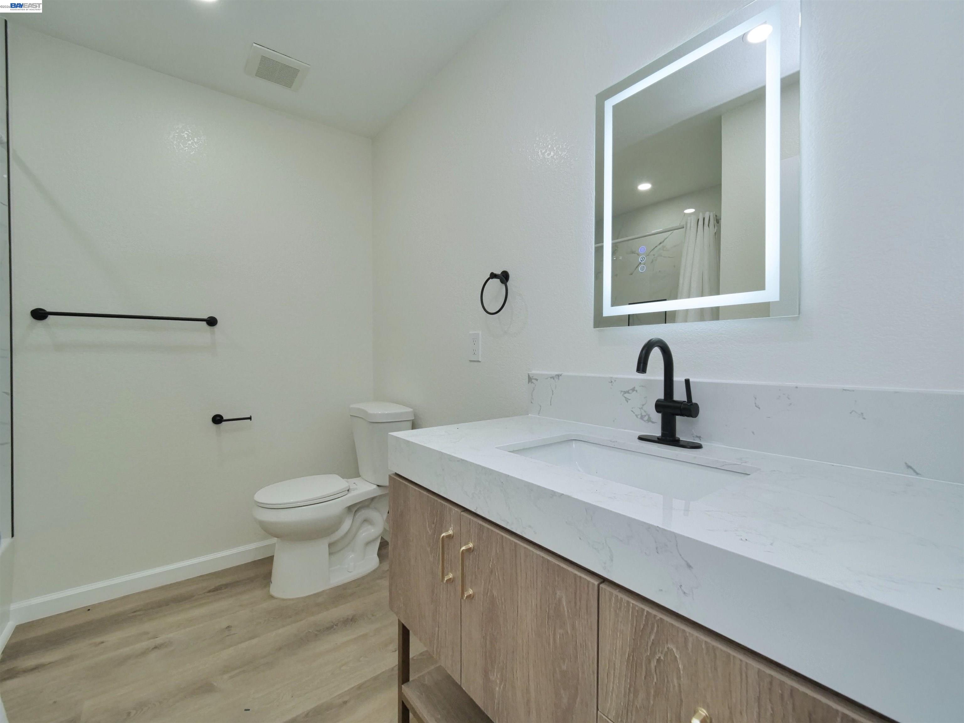Detail Gallery Image 33 of 46 For 622 Alice St., Oakland,  CA 94607-4413 - – Beds | – Baths