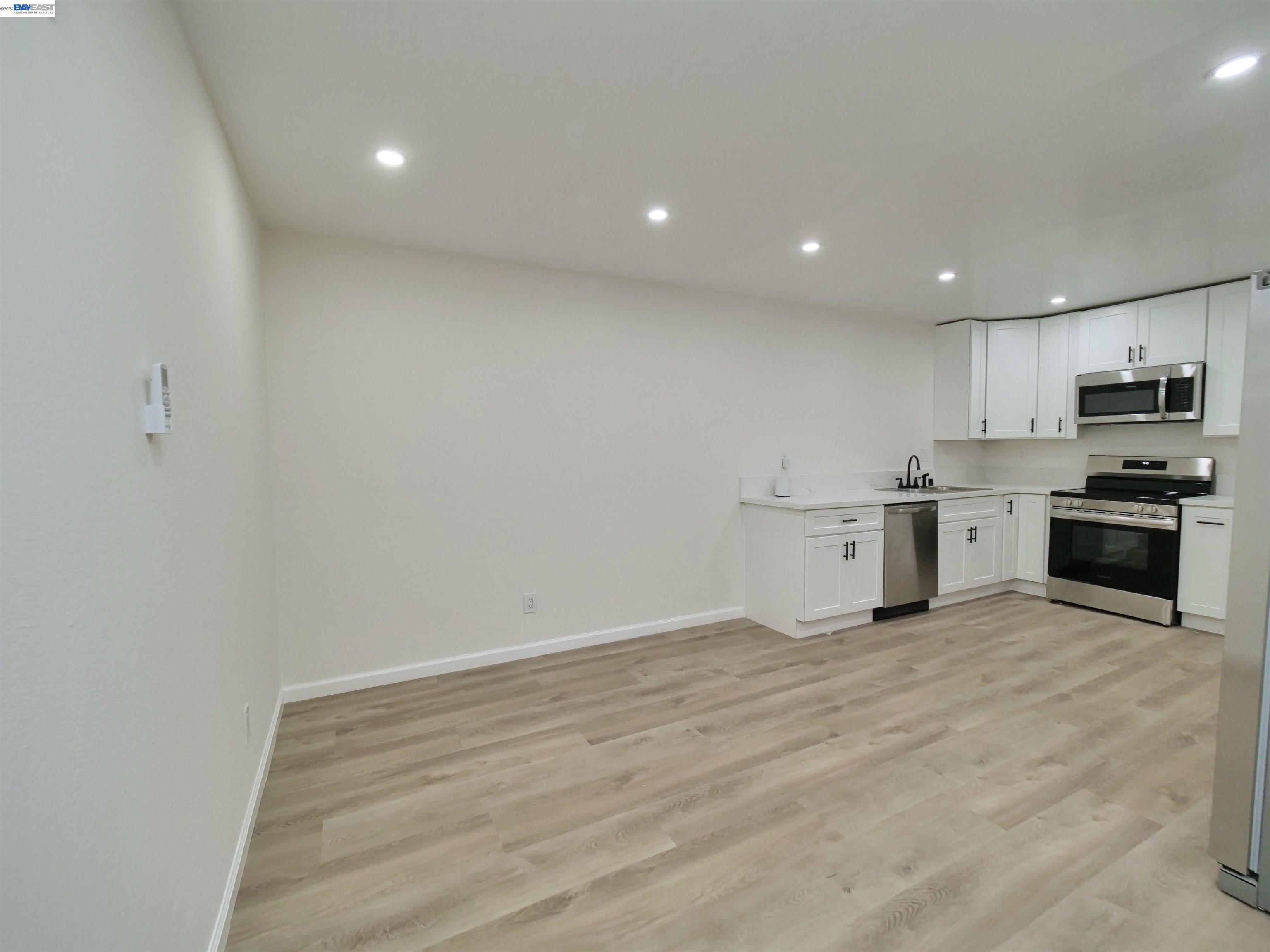 Detail Gallery Image 5 of 46 For 622 Alice St., Oakland,  CA 94607-4413 - – Beds | – Baths