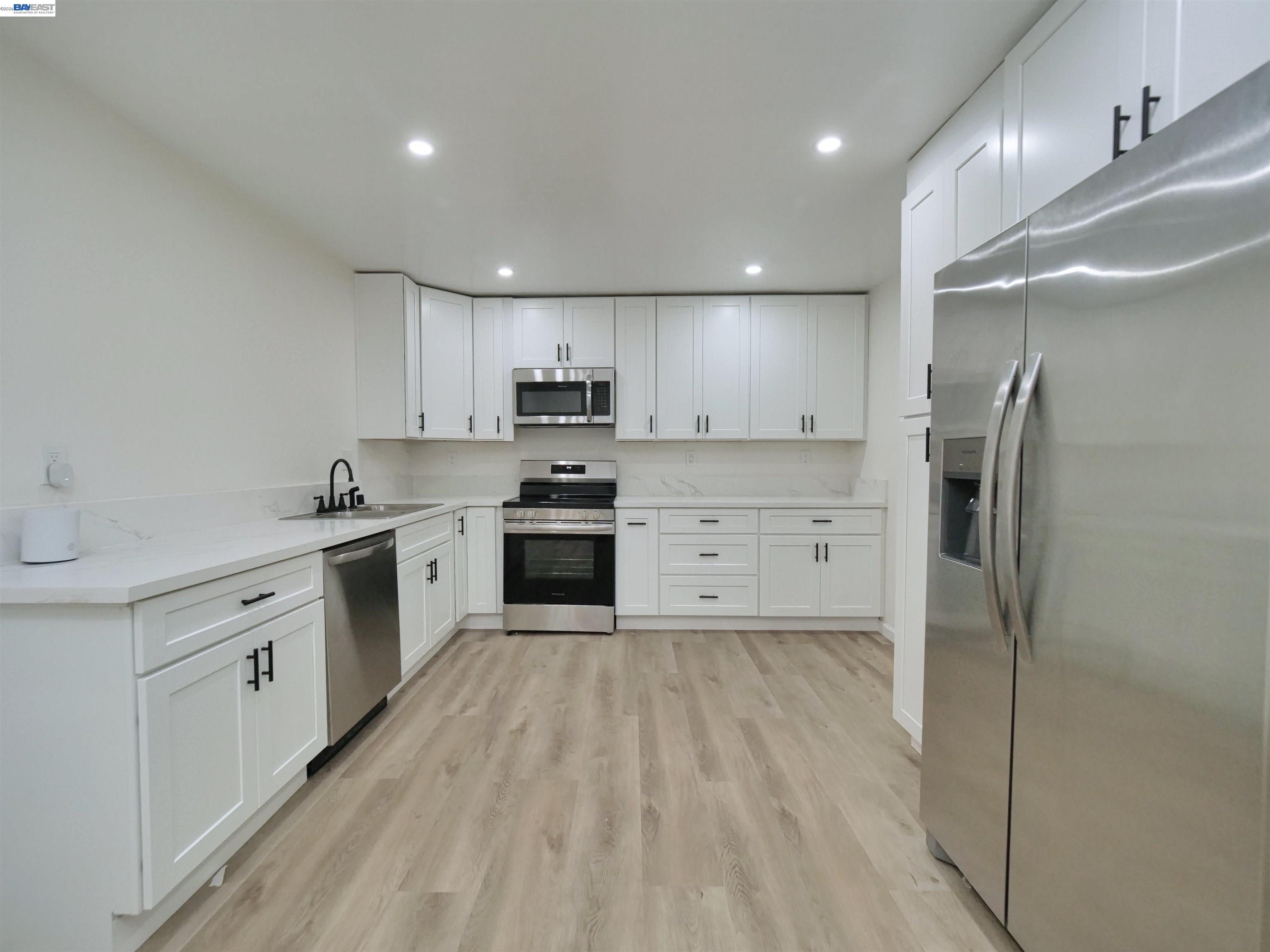 Detail Gallery Image 6 of 46 For 622 Alice St., Oakland,  CA 94607-4413 - – Beds | – Baths