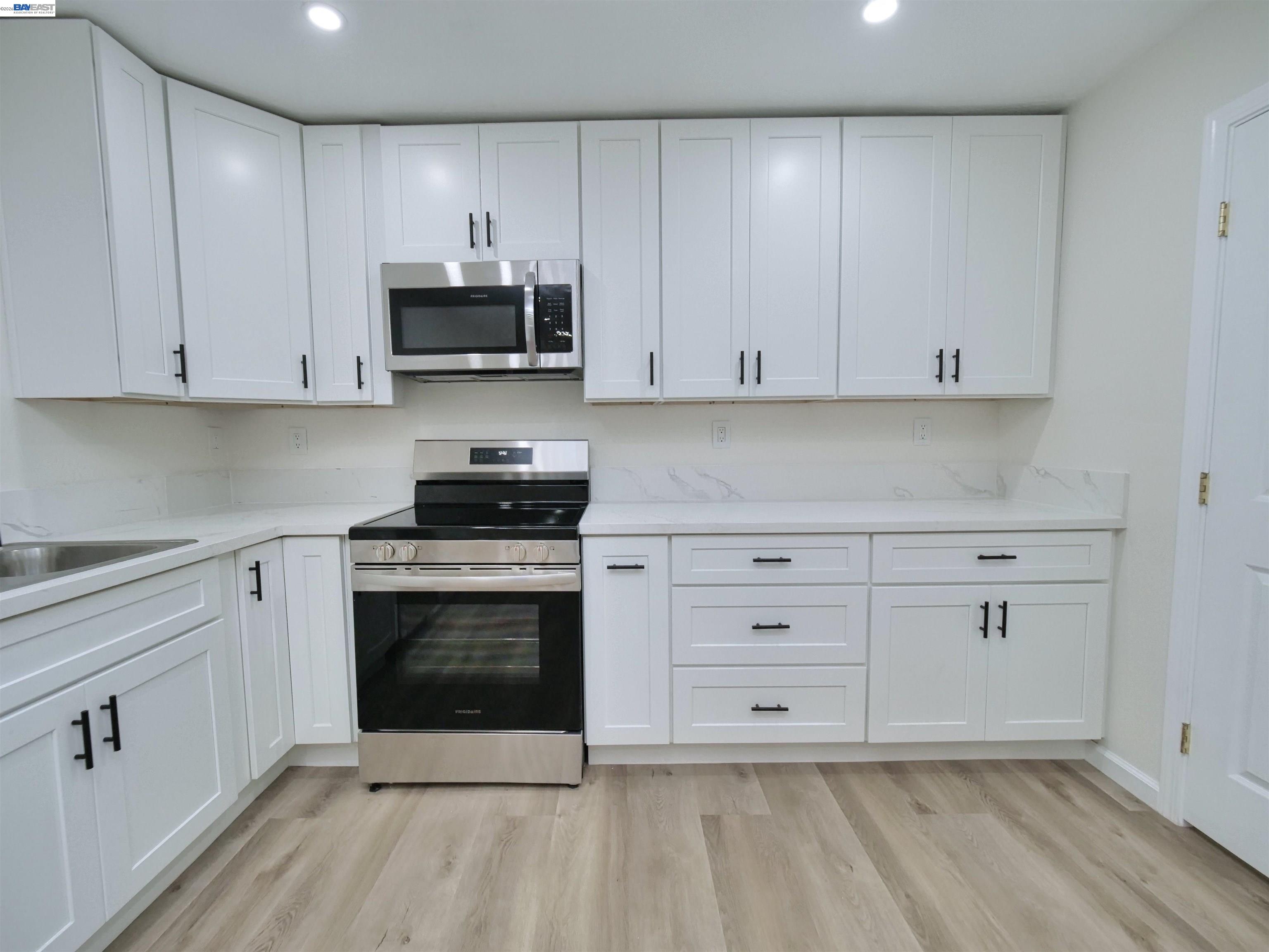 Detail Gallery Image 8 of 46 For 622 Alice St., Oakland,  CA 94607-4413 - – Beds | – Baths