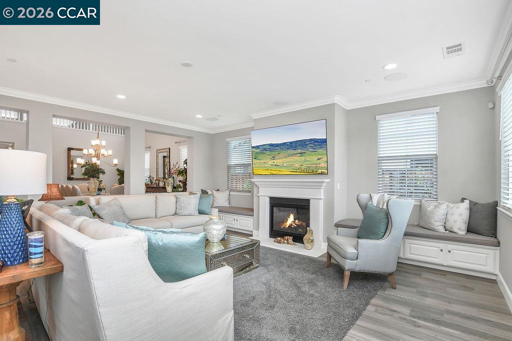 Detail Gallery Image 11 of 43 For 5449 Mountain Ridge Way, Antioch,  CA 94531 - 5 Beds | 4 Baths