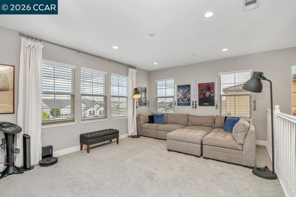 Detail Gallery Image 13 of 43 For 5449 Mountain Ridge Way, Antioch,  CA 94531 - 5 Beds | 4 Baths