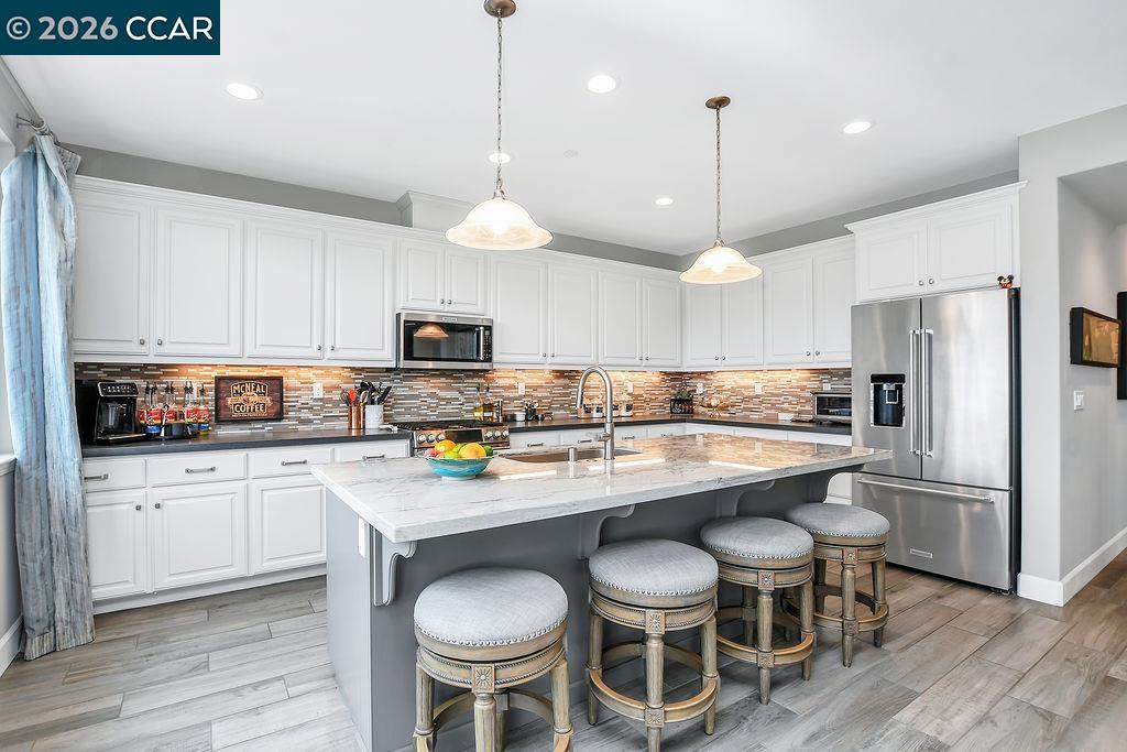 Detail Gallery Image 6 of 43 For 5449 Mountain Ridge Way, Antioch,  CA 94531 - 5 Beds | 4 Baths