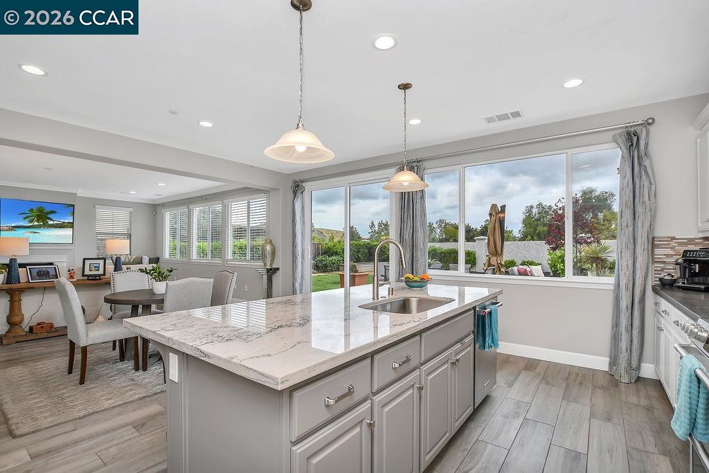 Detail Gallery Image 8 of 43 For 5449 Mountain Ridge Way, Antioch,  CA 94531 - 5 Beds | 4 Baths