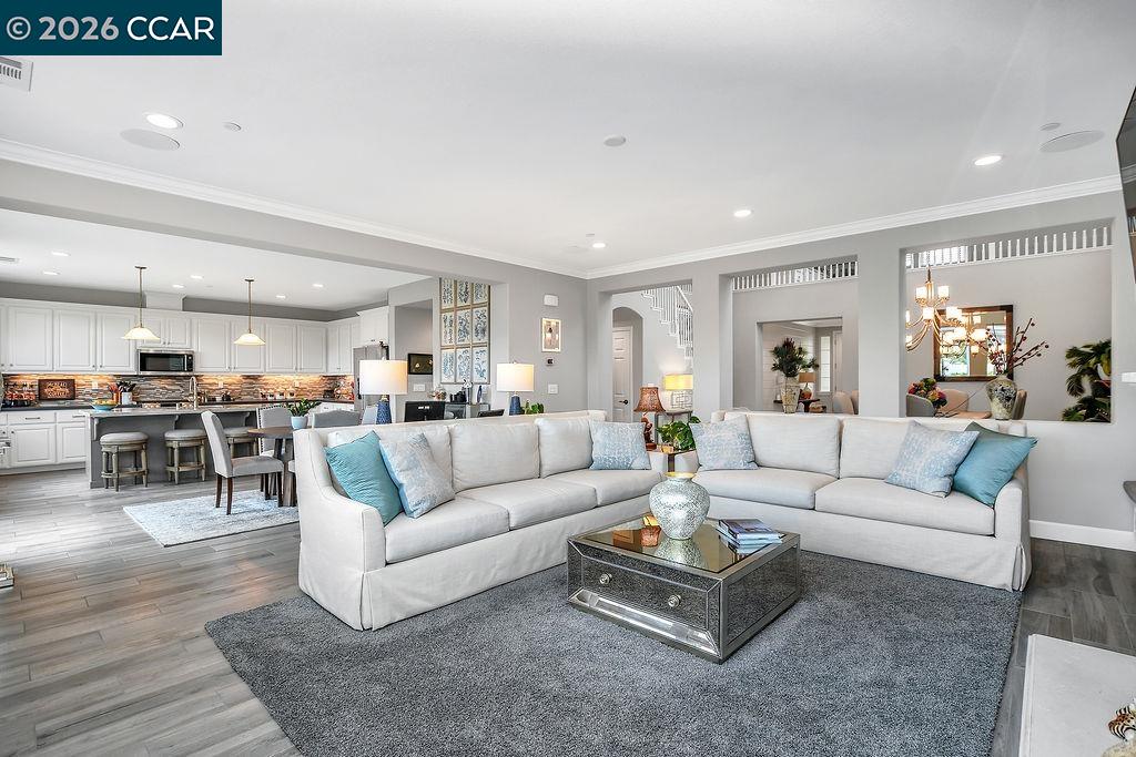 Detail Gallery Image 10 of 43 For 5449 Mountain Ridge Way, Antioch,  CA 94531 - 5 Beds | 4 Baths