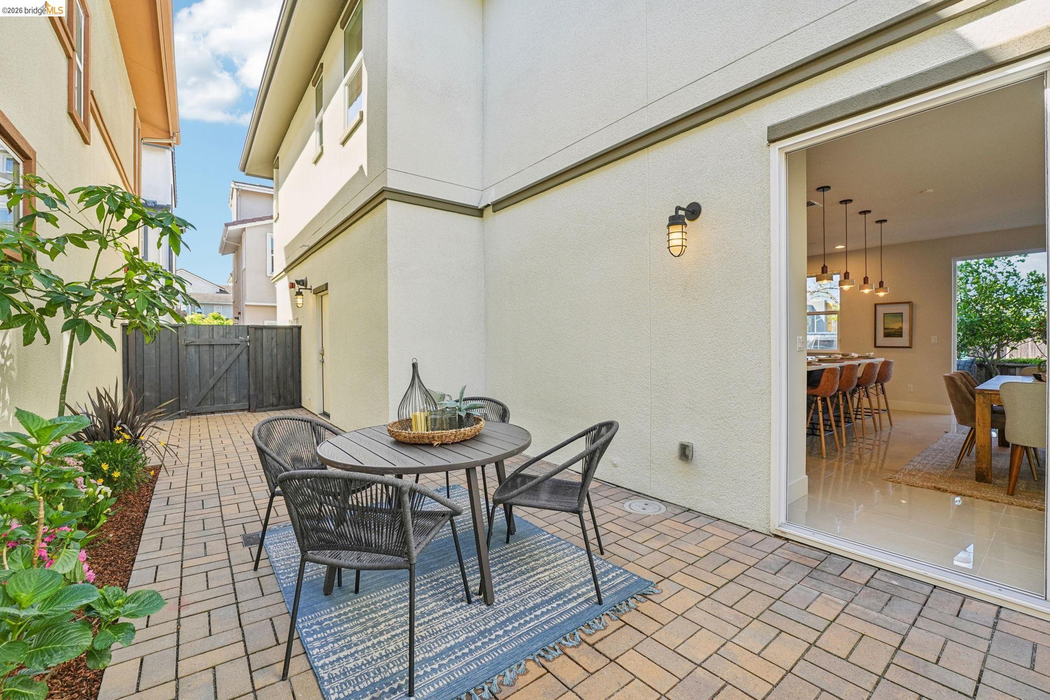 Detail Gallery Image 14 of 60 For 2770 Bette St, Alameda,  CA 94501 - 4 Beds | 3/1 Baths