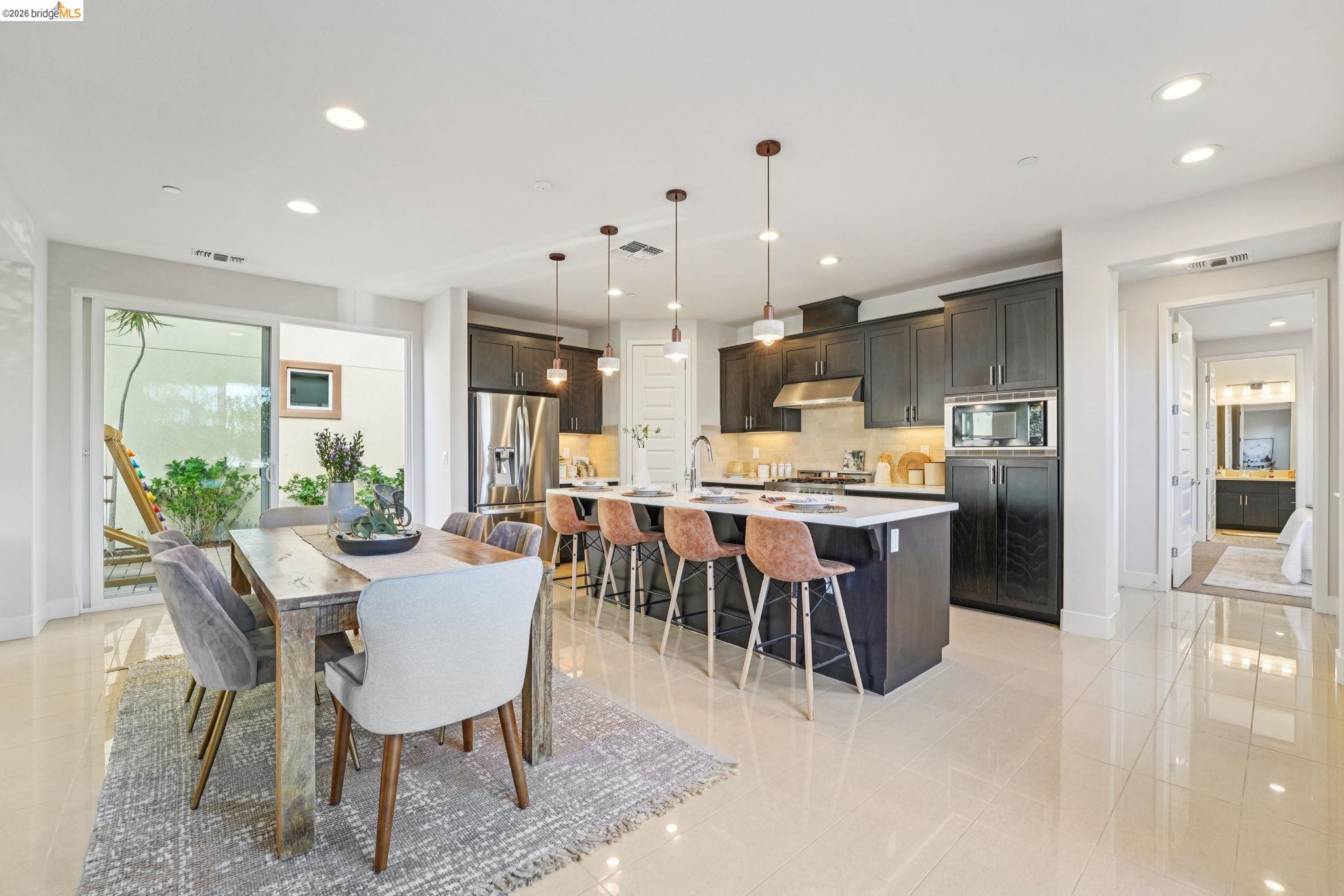 Detail Gallery Image 16 of 60 For 2770 Bette St, Alameda,  CA 94501 - 4 Beds | 3/1 Baths