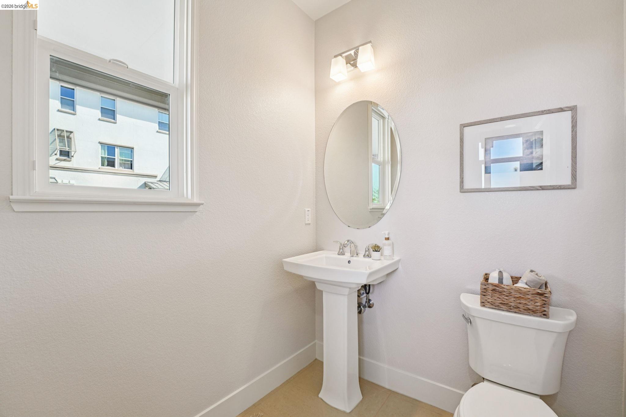 Detail Gallery Image 19 of 60 For 2770 Bette St, Alameda,  CA 94501 - 4 Beds | 3/1 Baths