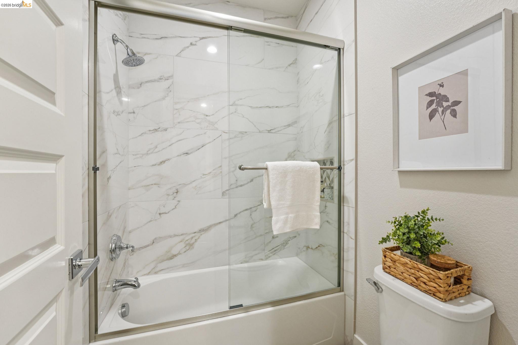 Detail Gallery Image 39 of 60 For 2770 Bette St, Alameda,  CA 94501 - 4 Beds | 3/1 Baths