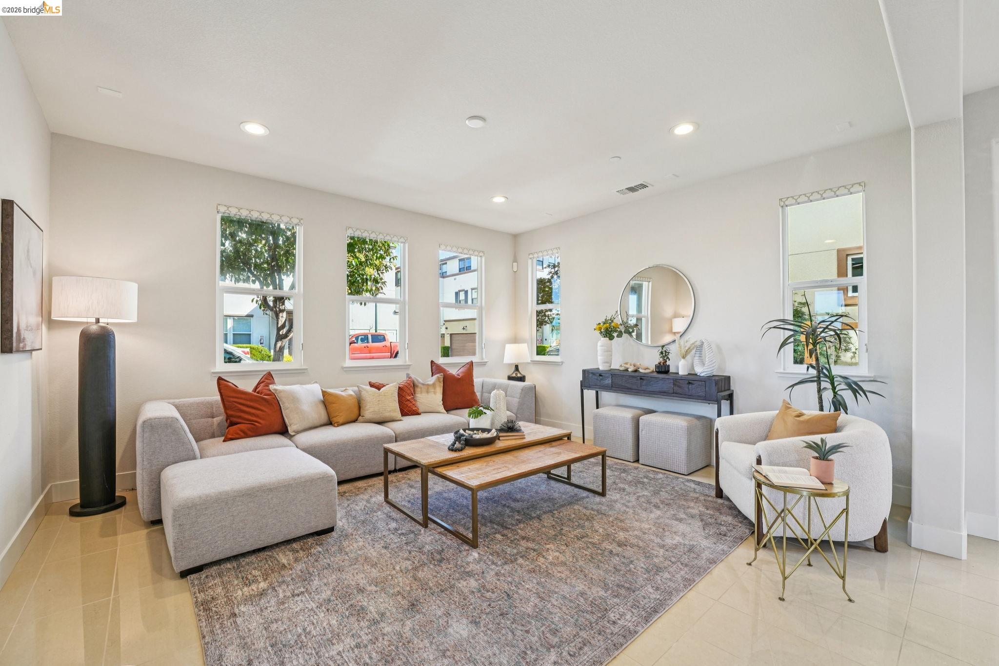 Detail Gallery Image 5 of 60 For 2770 Bette St, Alameda,  CA 94501 - 4 Beds | 3/1 Baths