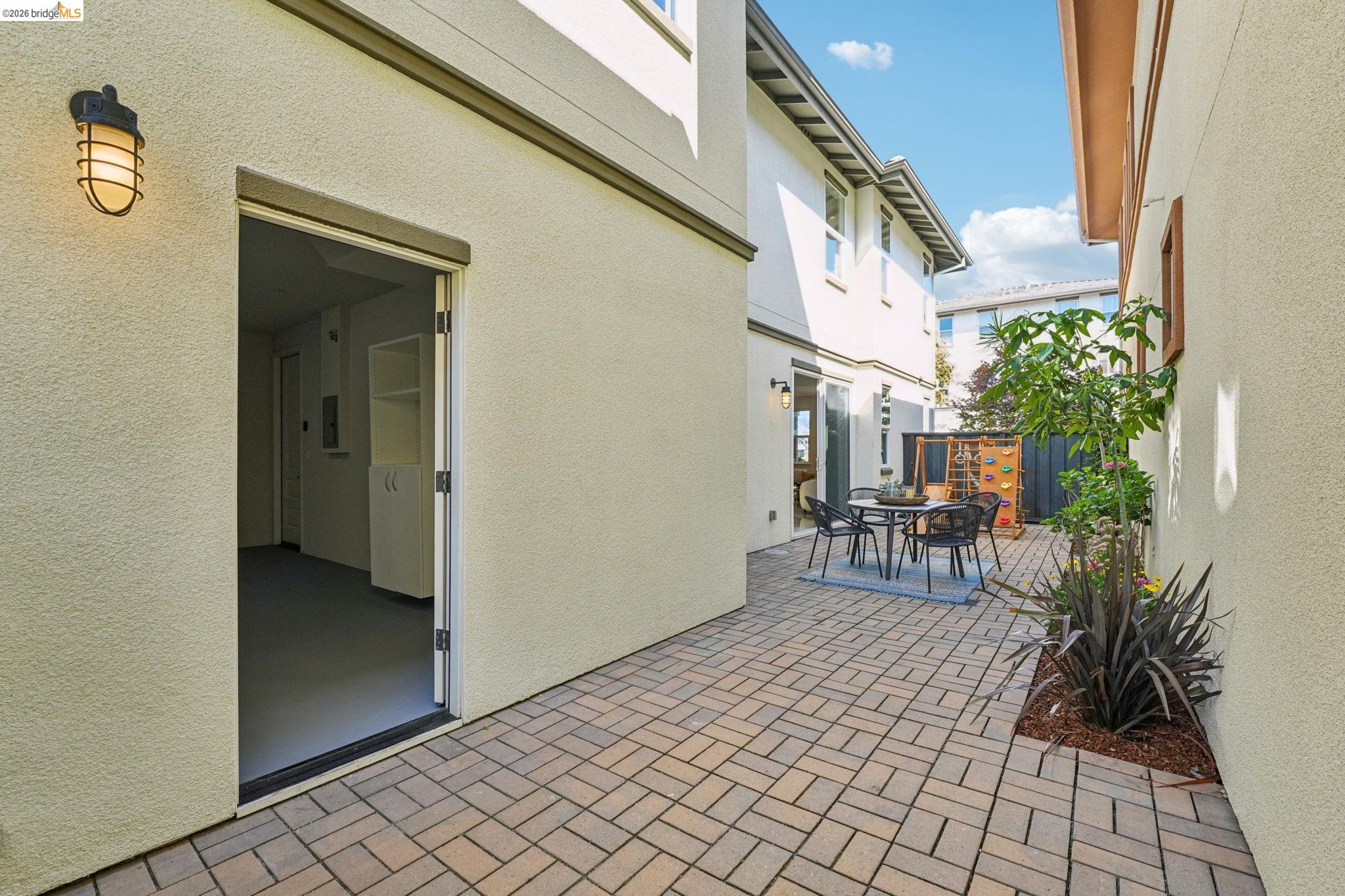 Detail Gallery Image 45 of 60 For 2770 Bette St, Alameda,  CA 94501 - 4 Beds | 3/1 Baths