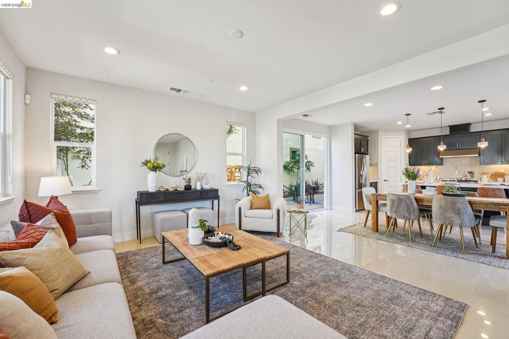 Detail Gallery Image 6 of 60 For 2770 Bette St, Alameda,  CA 94501 - 4 Beds | 3/1 Baths