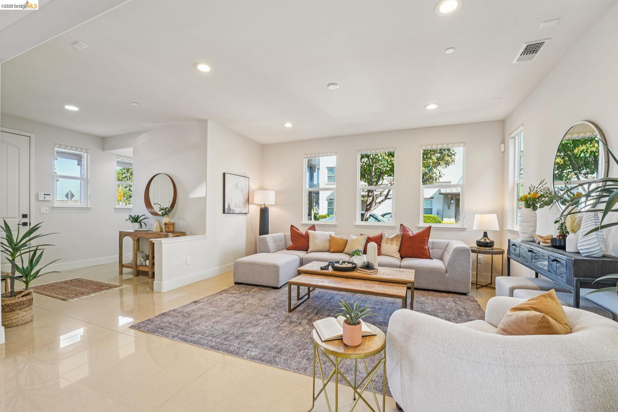 Detail Gallery Image 8 of 60 For 2770 Bette St, Alameda,  CA 94501 - 4 Beds | 3/1 Baths