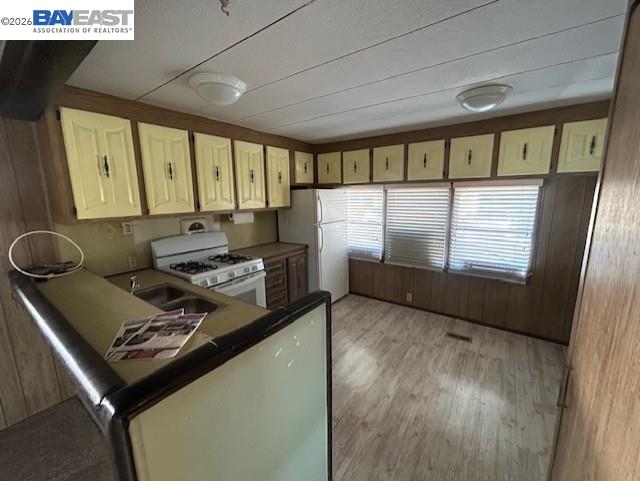 Detail Gallery Image 7 of 23 For 1382 via Deste #61,  Livermore,  CA 94551 - 2 Beds | 1 Baths