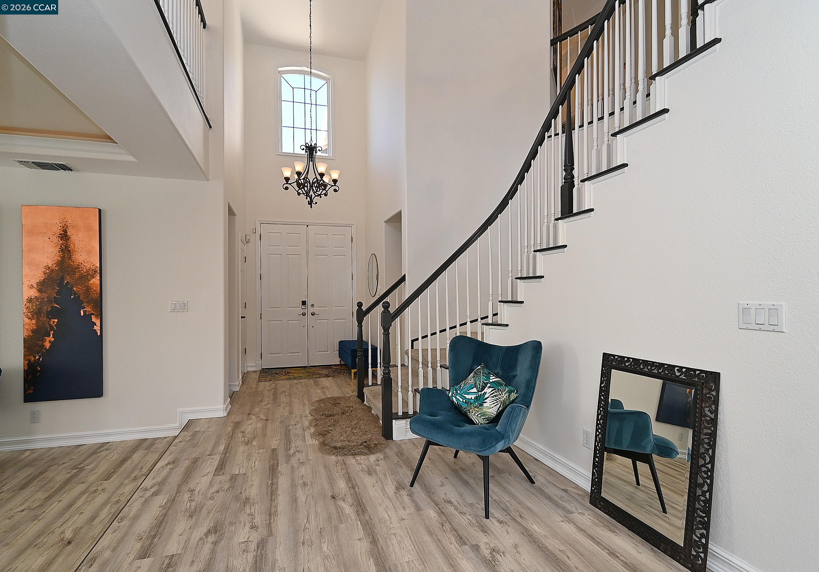 Detail Gallery Image 2 of 50 For 829 Deer Spring Cir, Concord,  CA 94521 - 5 Beds | 2/1 Baths