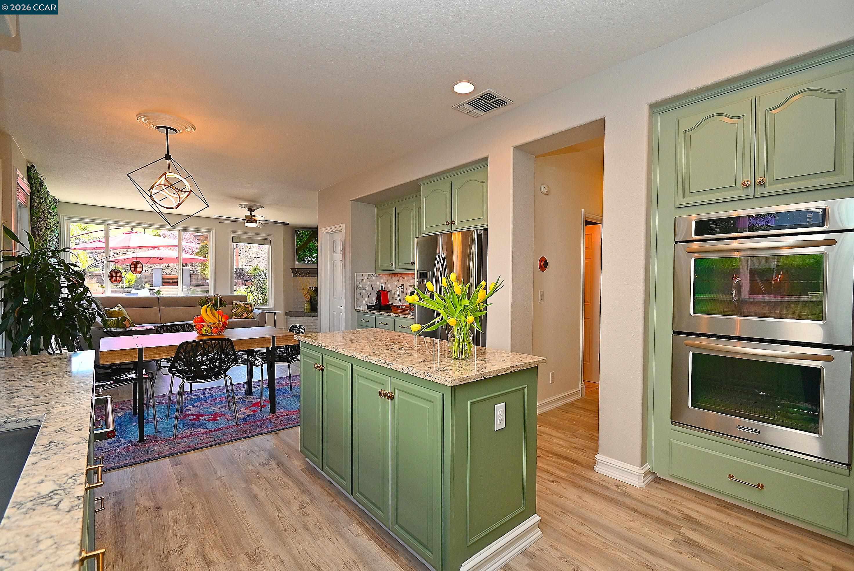 Detail Gallery Image 13 of 50 For 829 Deer Spring Cir, Concord,  CA 94521 - 5 Beds | 2/1 Baths