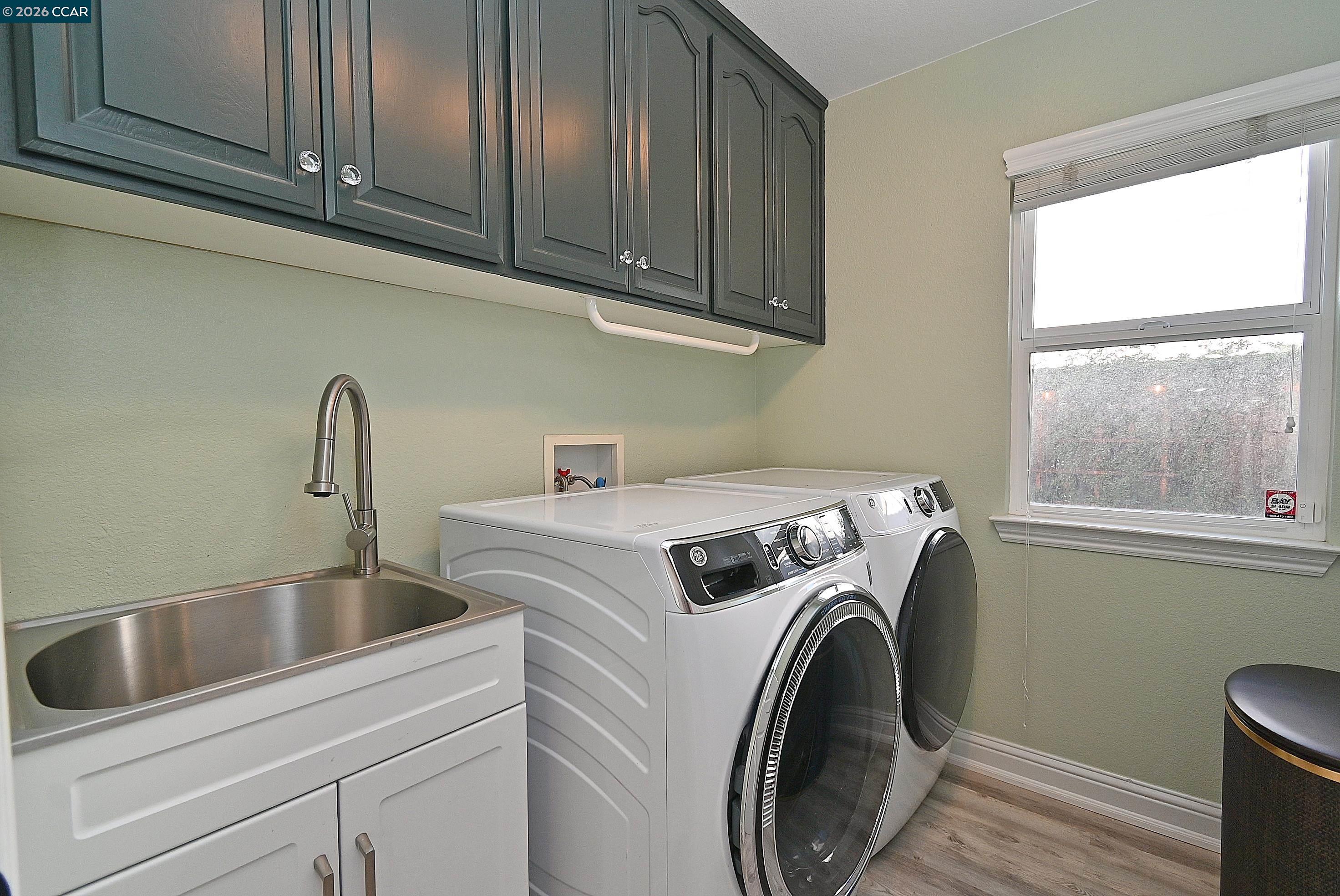 Detail Gallery Image 18 of 50 For 829 Deer Spring Cir, Concord,  CA 94521 - 5 Beds | 2/1 Baths