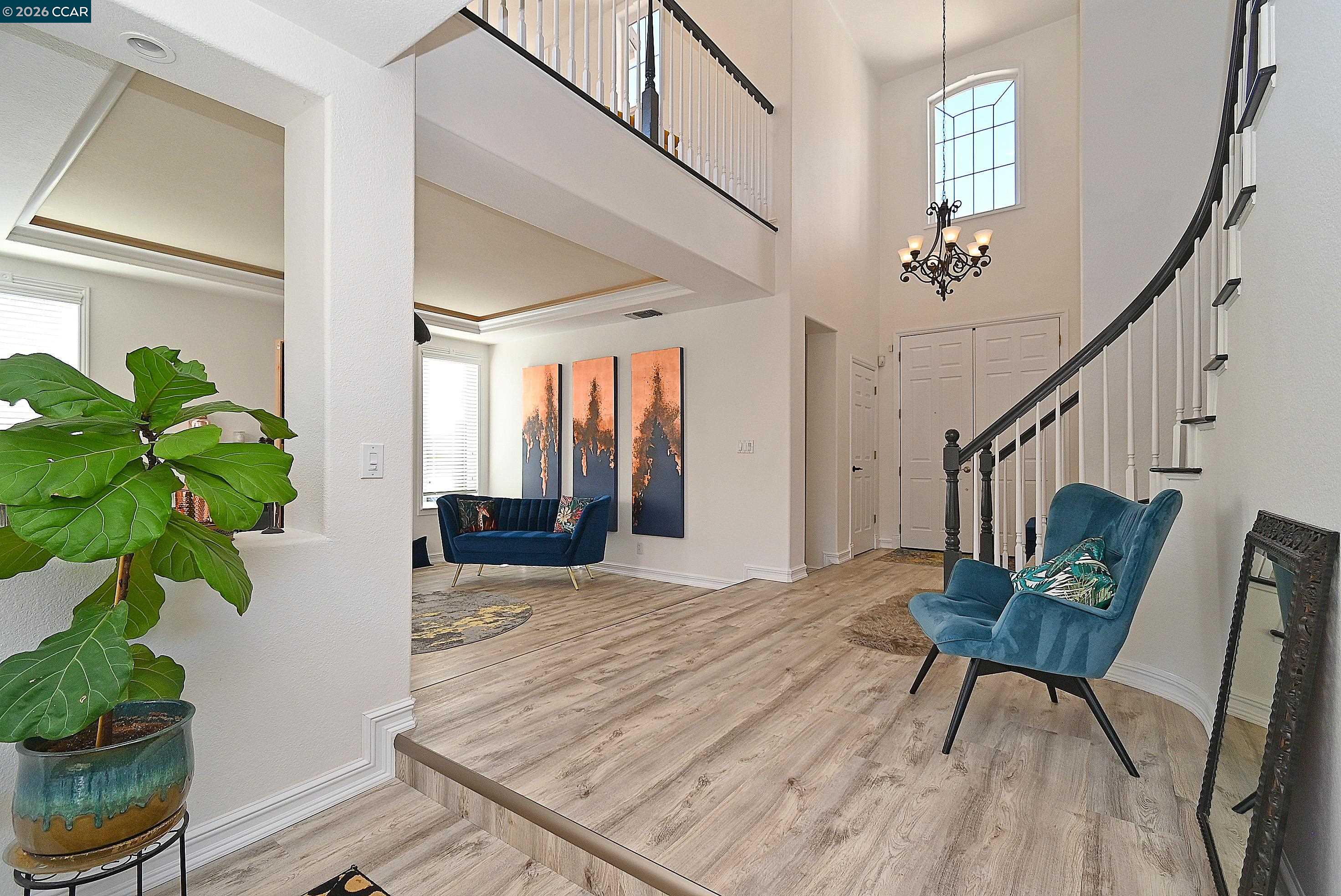 Detail Gallery Image 5 of 50 For 829 Deer Spring Cir, Concord,  CA 94521 - 5 Beds | 2/1 Baths