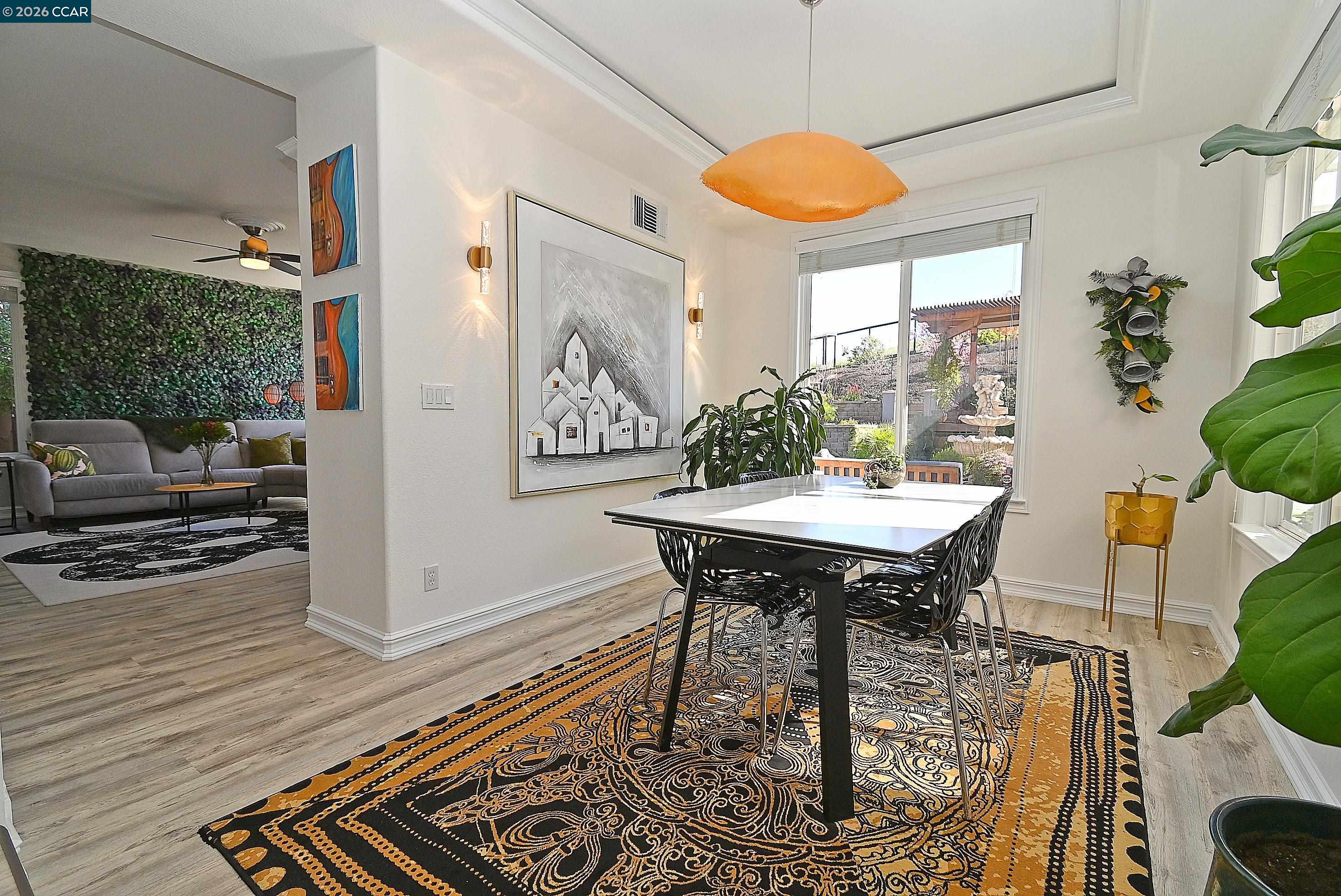 Detail Gallery Image 7 of 50 For 829 Deer Spring Cir, Concord,  CA 94521 - 5 Beds | 2/1 Baths