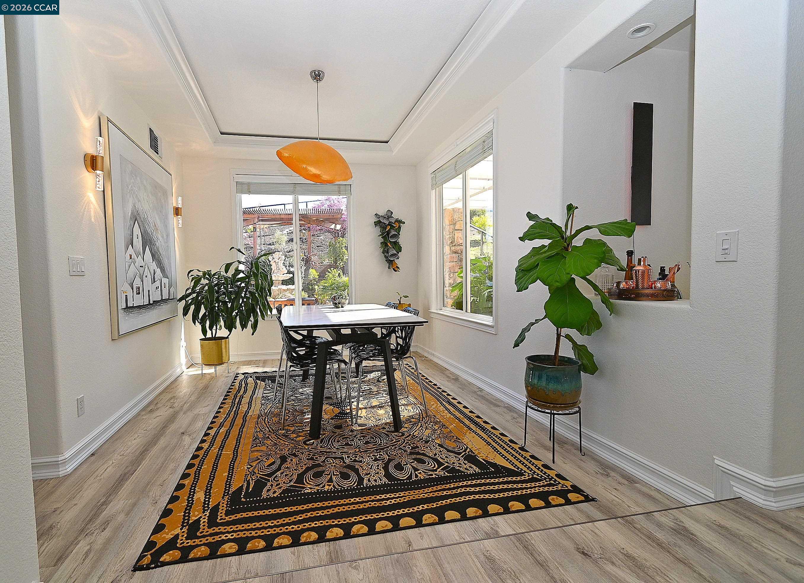 Detail Gallery Image 8 of 50 For 829 Deer Spring Cir, Concord,  CA 94521 - 5 Beds | 2/1 Baths