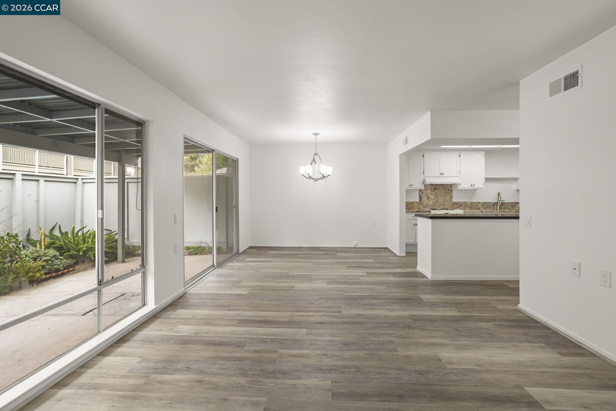 Photo #15: 41129619 Listing: Photo #15