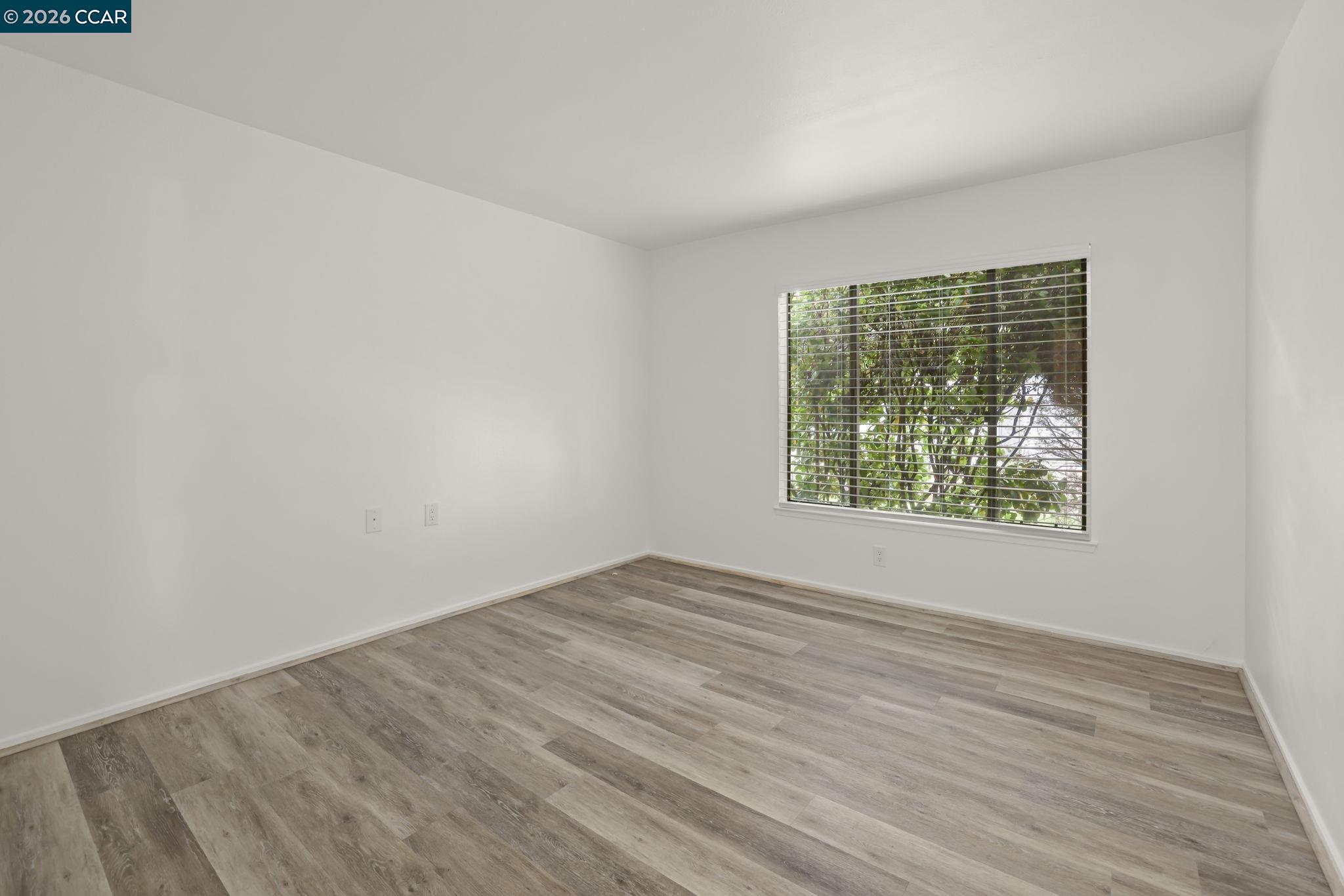 Photo #4: 41129619 Listing: Photo #4