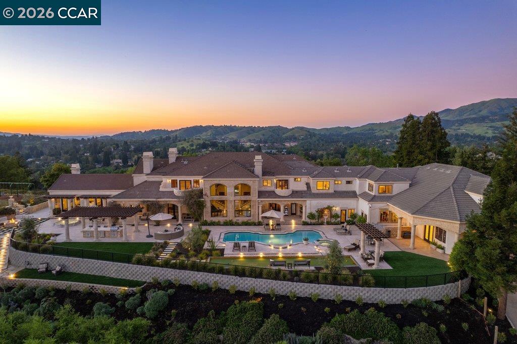 Detail Gallery Image 2 of 54 For 251 Santiago Ln, Danville,  CA 94526 - 7 Beds | 7/2 Baths