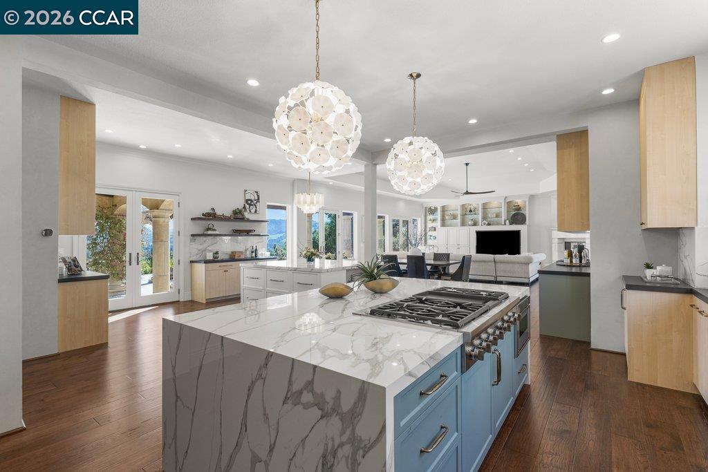 Detail Gallery Image 13 of 54 For 251 Santiago Ln, Danville,  CA 94526 - 7 Beds | 7/2 Baths