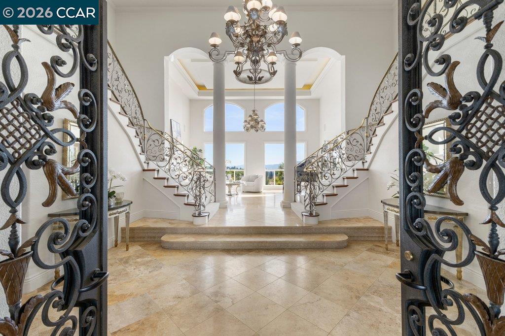 Detail Gallery Image 4 of 54 For 251 Santiago Ln, Danville,  CA 94526 - 7 Beds | 7/2 Baths