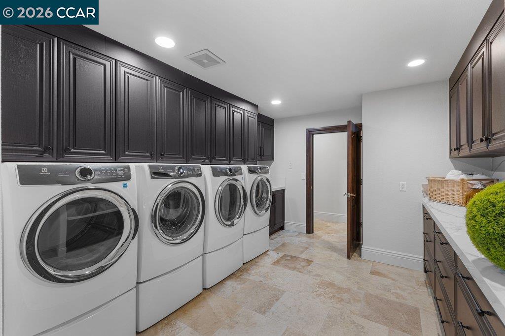 Detail Gallery Image 37 of 54 For 251 Santiago Ln, Danville,  CA 94526 - 7 Beds | 7/2 Baths