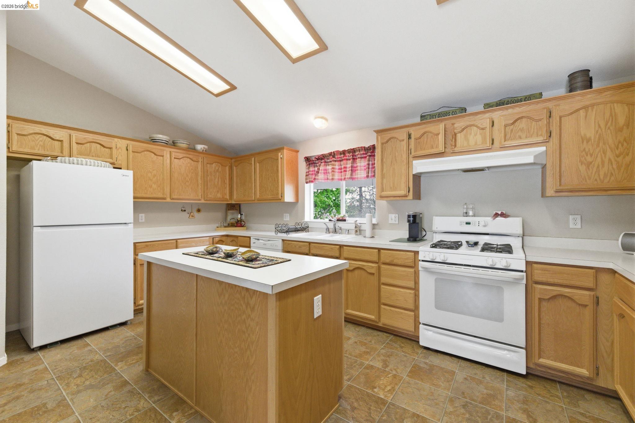 Detail Gallery Image 16 of 39 For 17655 Murphy Ct., Sonora,  CA 95370 - 3 Beds | 2 Baths