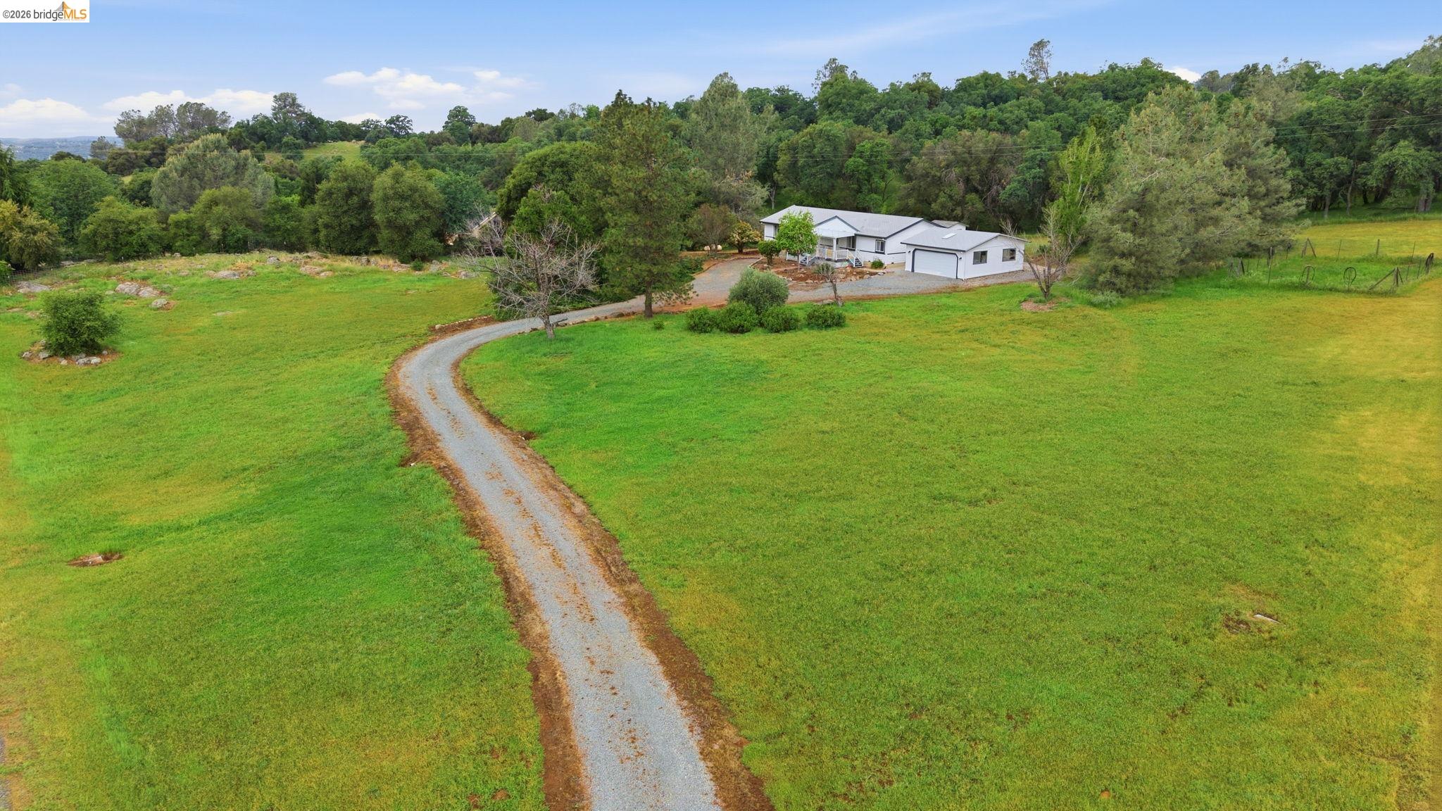 Detail Gallery Image 4 of 39 For 17655 Murphy Ct., Sonora,  CA 95370 - 3 Beds | 2 Baths